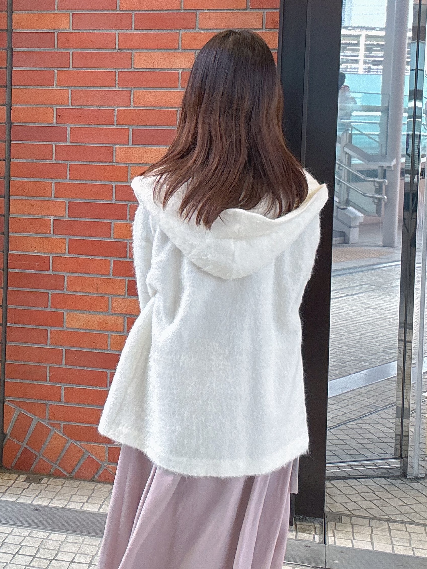 makiさんの「UNTITLED｜【軽アウター/秋羽織り】シャギーフーディ―カーディガン」を使ったコーディネート