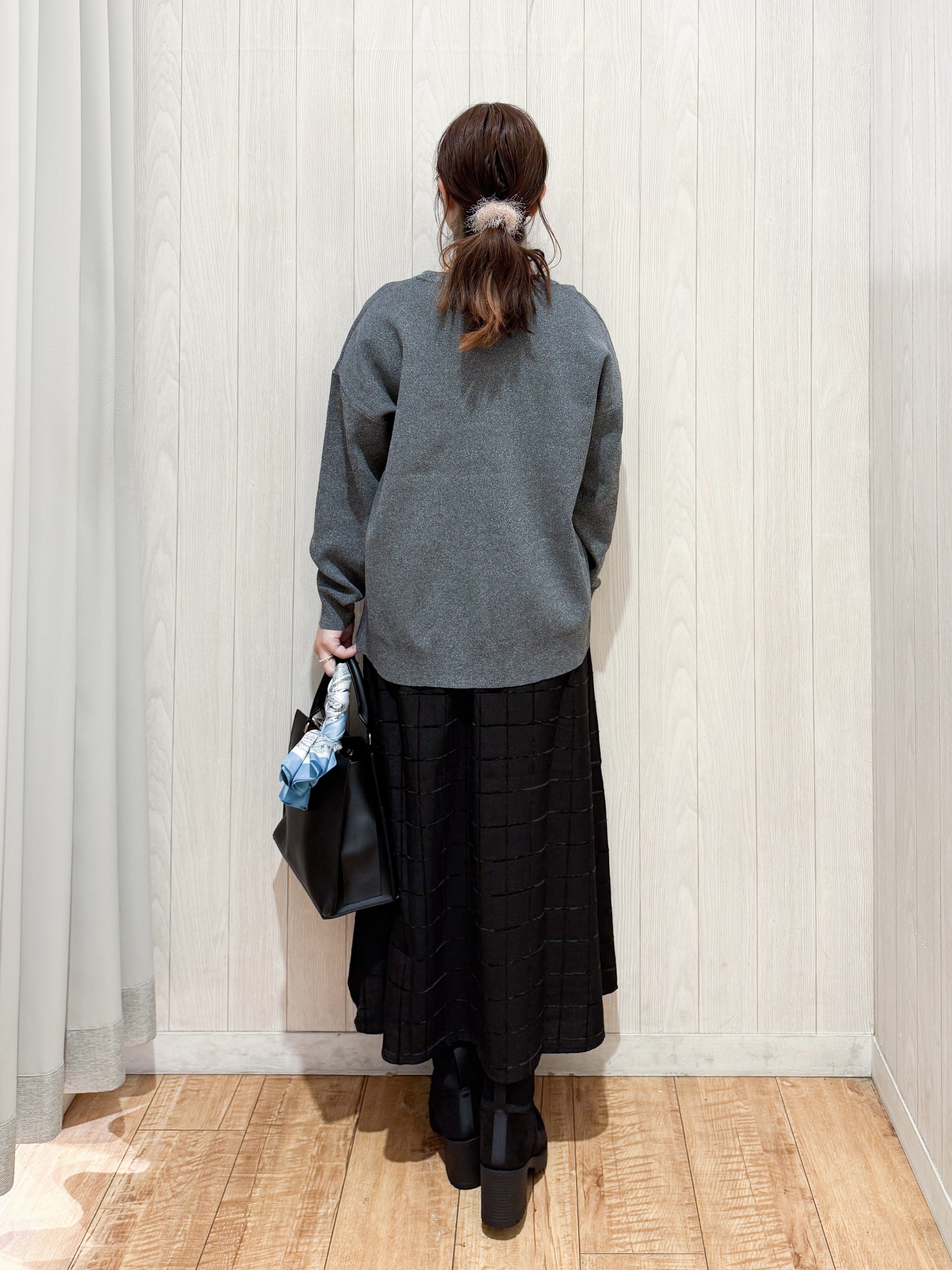 愛さんの「SHOO･LA･RUE｜【セットアップ可/洗濯機可】軽やかに羽織れる スポンディッシュ ニットカーディガン」を使ったコーディネート