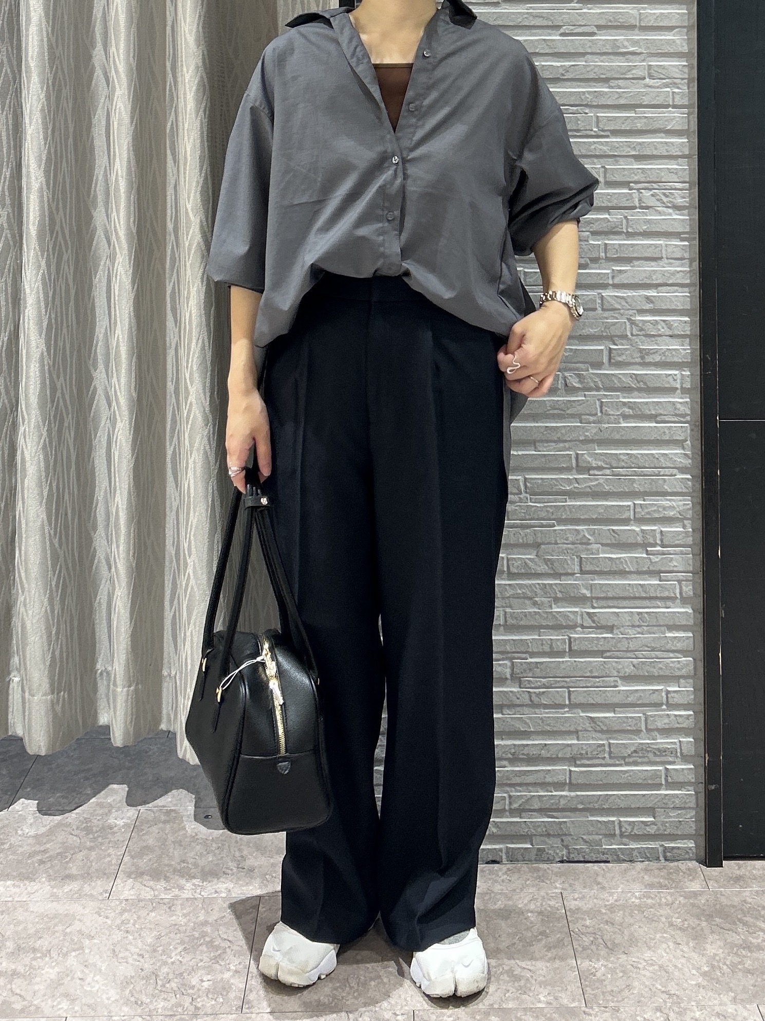 ga_riさんの「THE SHOP TK｜後ろ姿も着映える バックシャーリングシャツ」を使ったコーディネート