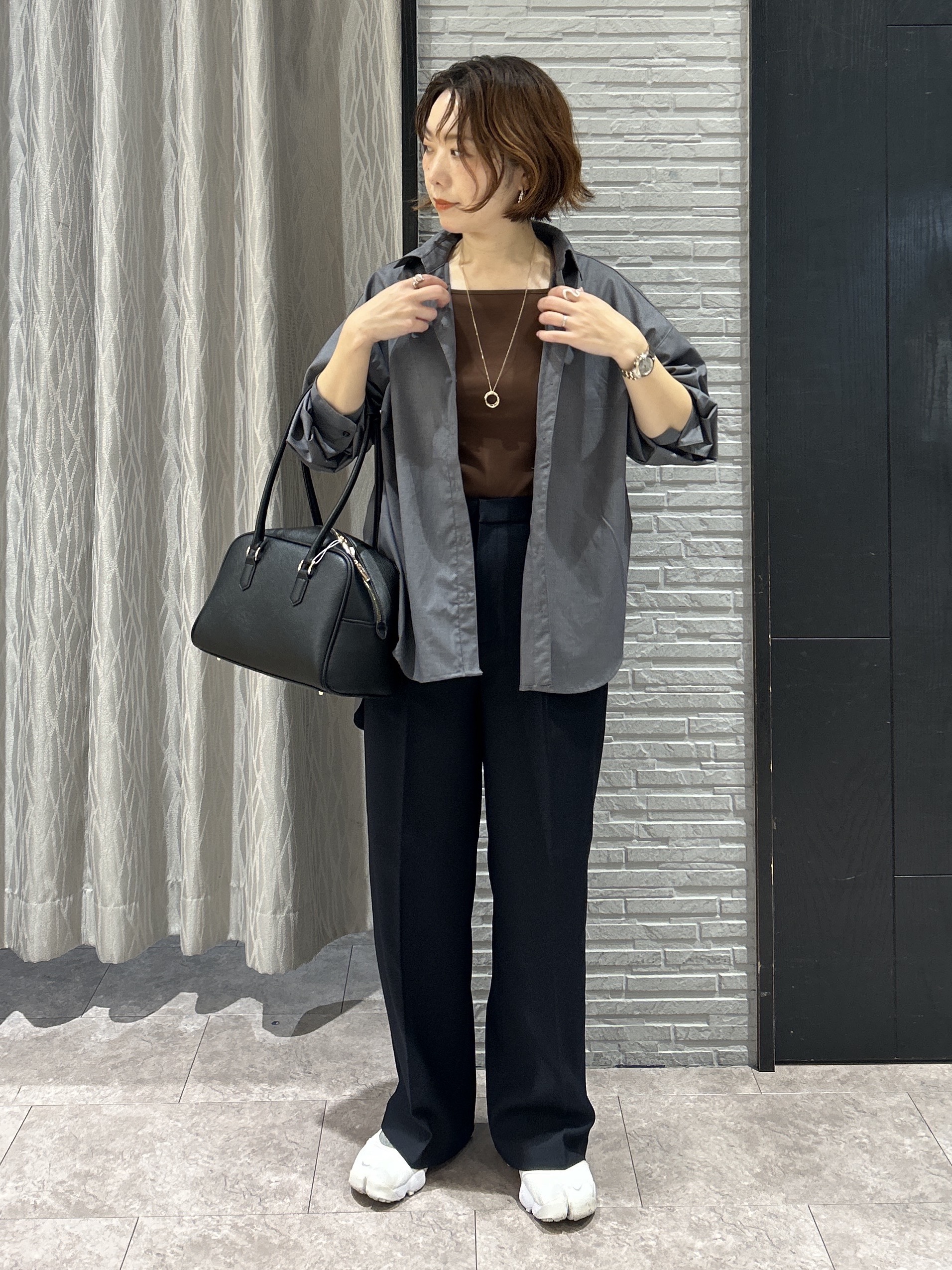 ga_riさんの「THE SHOP TK｜後ろ姿も着映える バックシャーリングシャツ」を使ったコーディネート