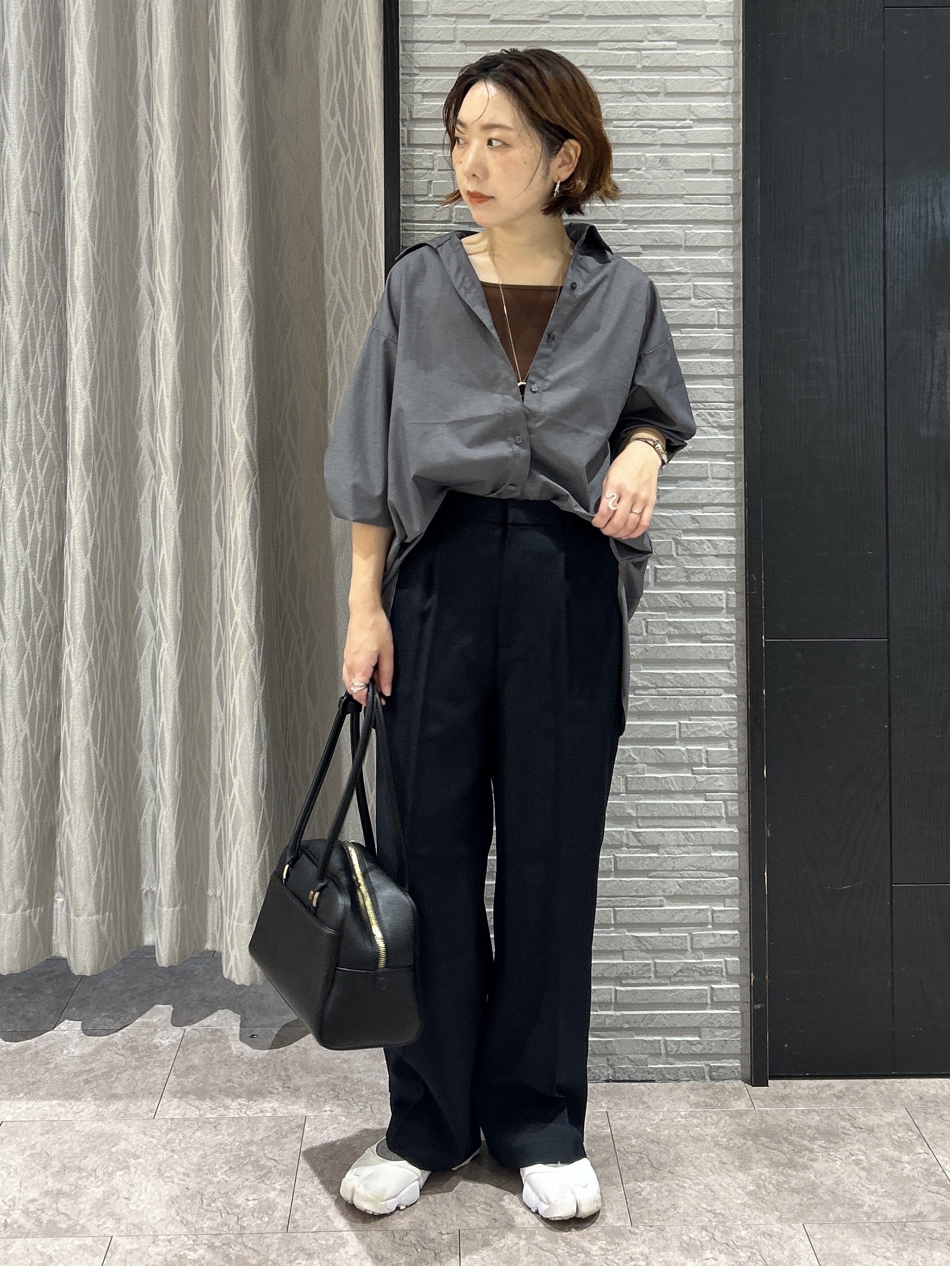 ga_riさんの「THE SHOP TK｜後ろ姿も着映える バックシャーリングシャツ」を使ったコーディネート