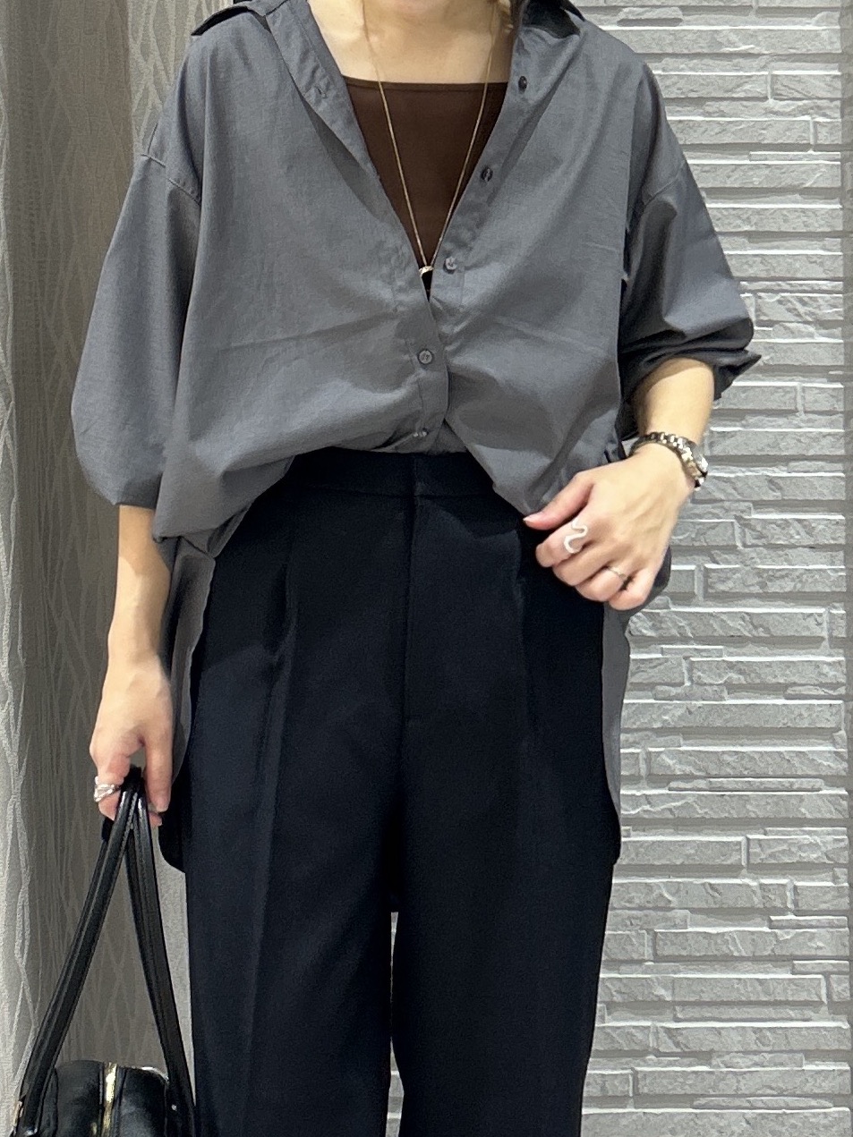 ga_riさんの「THE SHOP TK｜後ろ姿も着映える バックシャーリングシャツ」を使ったコーディネート