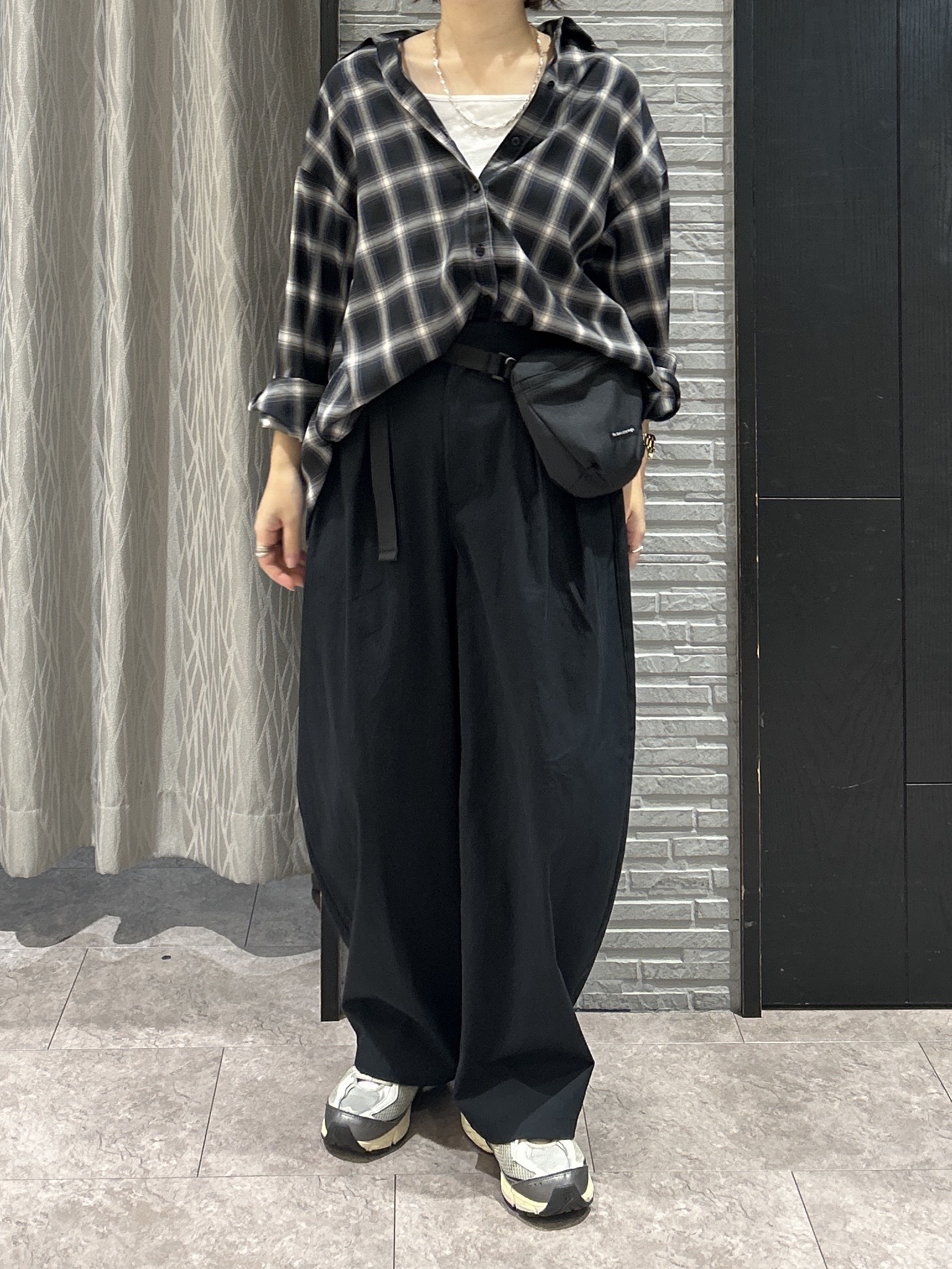 ga_riさんの「THE SHOP TK｜後ろ姿も着映える バックシャーリングシャツ」を使ったコーディネート