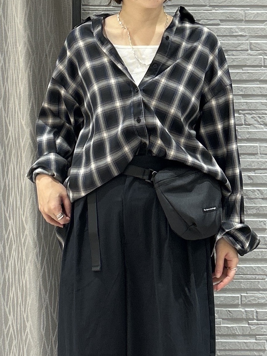 ga_riさんの「THE SHOP TK｜後ろ姿も着映える バックシャーリングシャツ」を使ったコーディネート