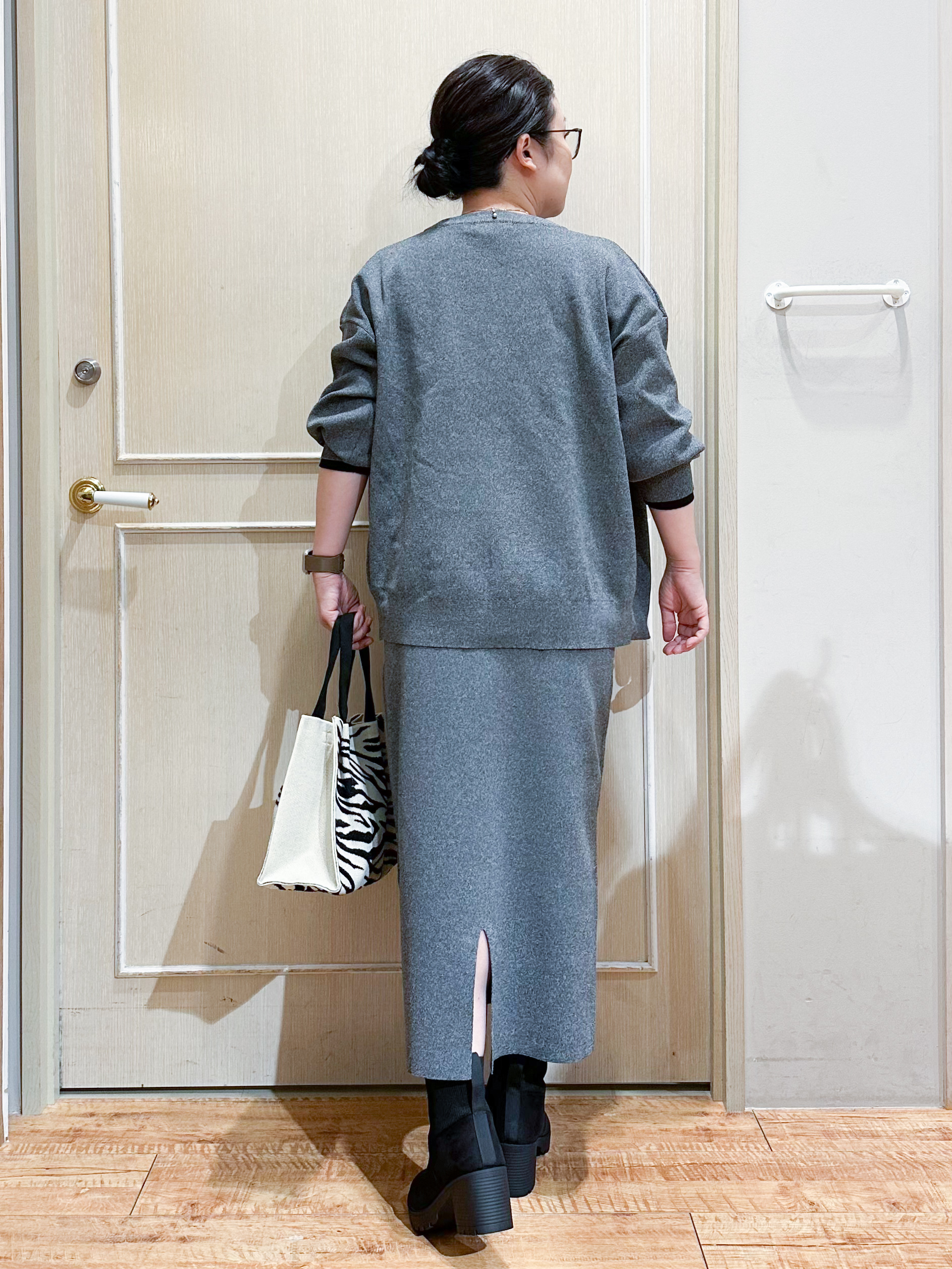 umeさんの「SHOO･LA･RUE｜【セットアップ可/洗濯機可】軽やかに羽織れる スポンディッシュ ニットカーディガン」を使ったコーディネート