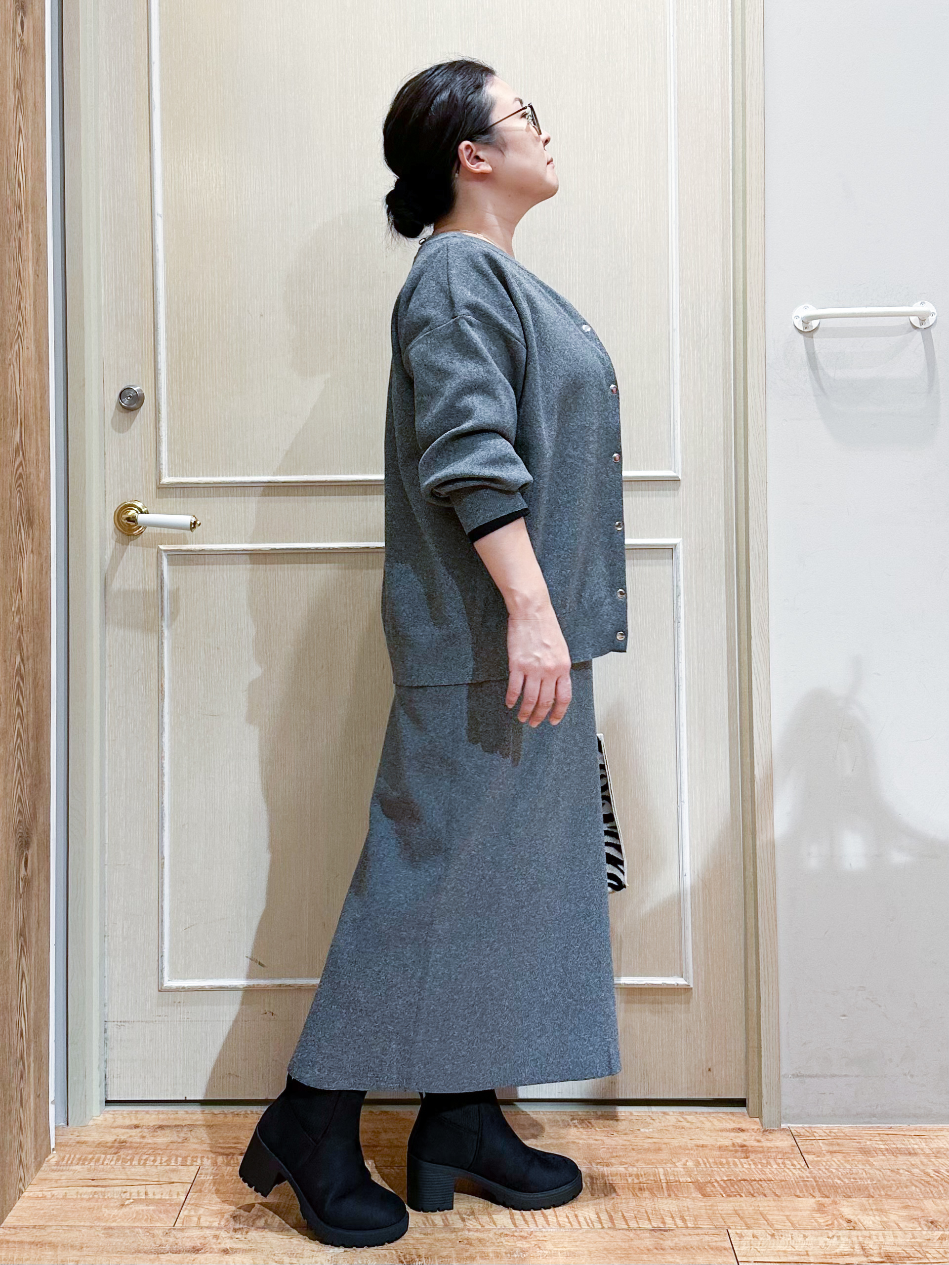 umeさんの「SHOO･LA･RUE｜【セットアップ可/洗濯機可】軽やかに羽織れる スポンディッシュ ニットカーディガン」を使ったコーディネート