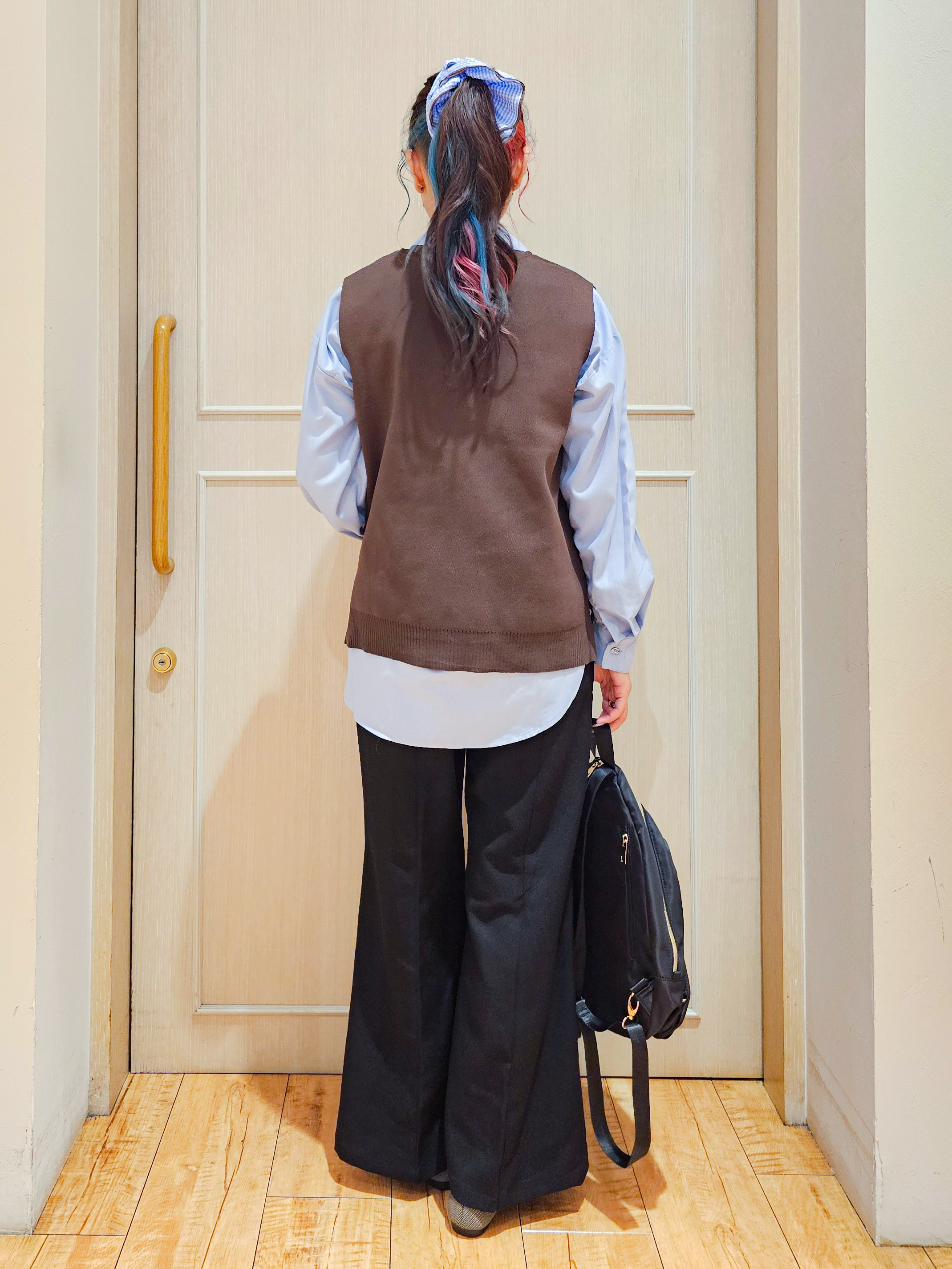 ゆゆさんの「SHOO･LA･RUE｜【2点セット/S-LL】着回し自在 スポンディッシュニットベスト＆フレアシャツ」を使ったコーディネート