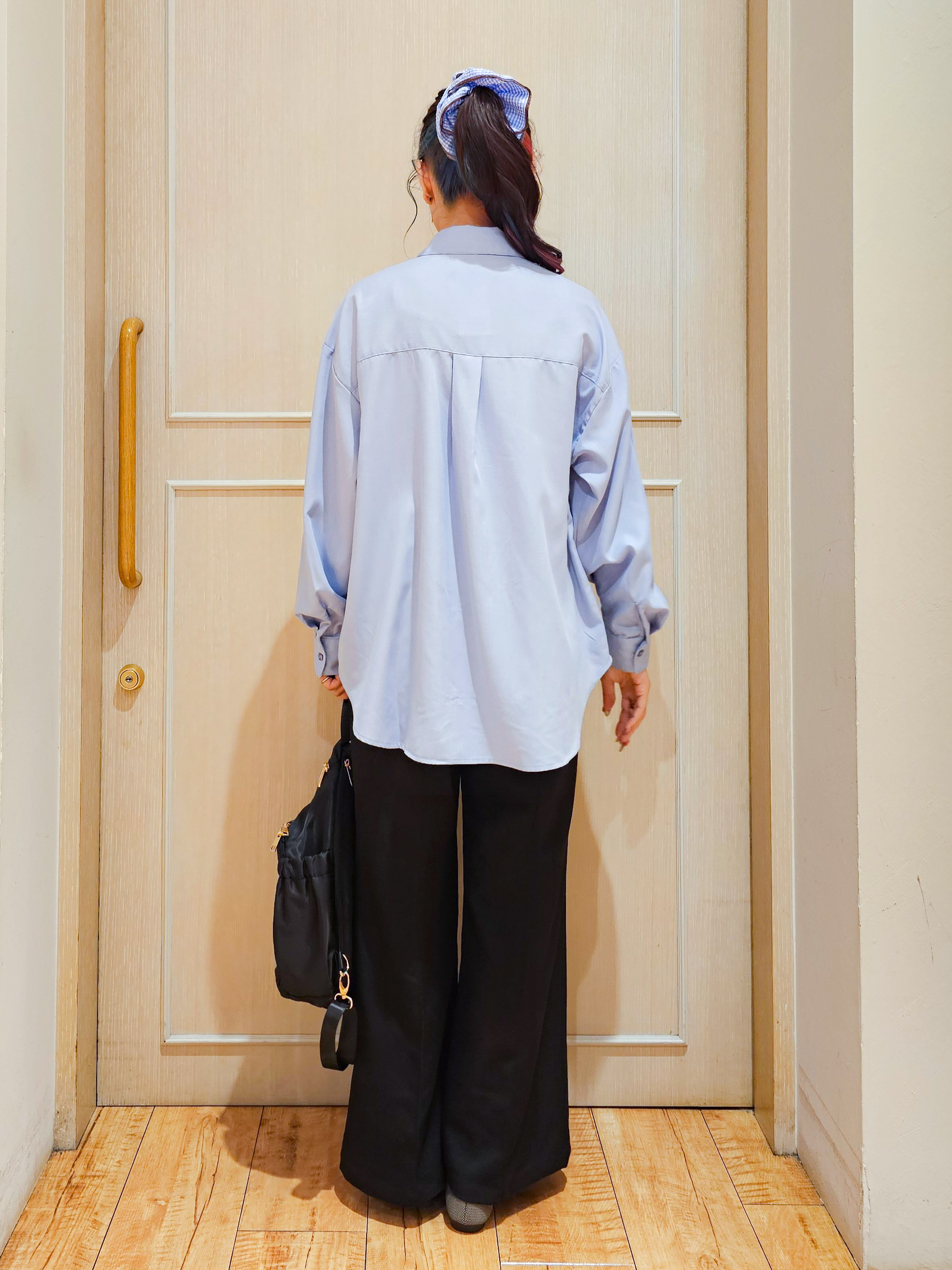 ゆゆさんの「SHOO･LA･RUE｜【2点セット/S-LL】着回し自在 スポンディッシュニットベスト＆フレアシャツ」を使ったコーディネート
