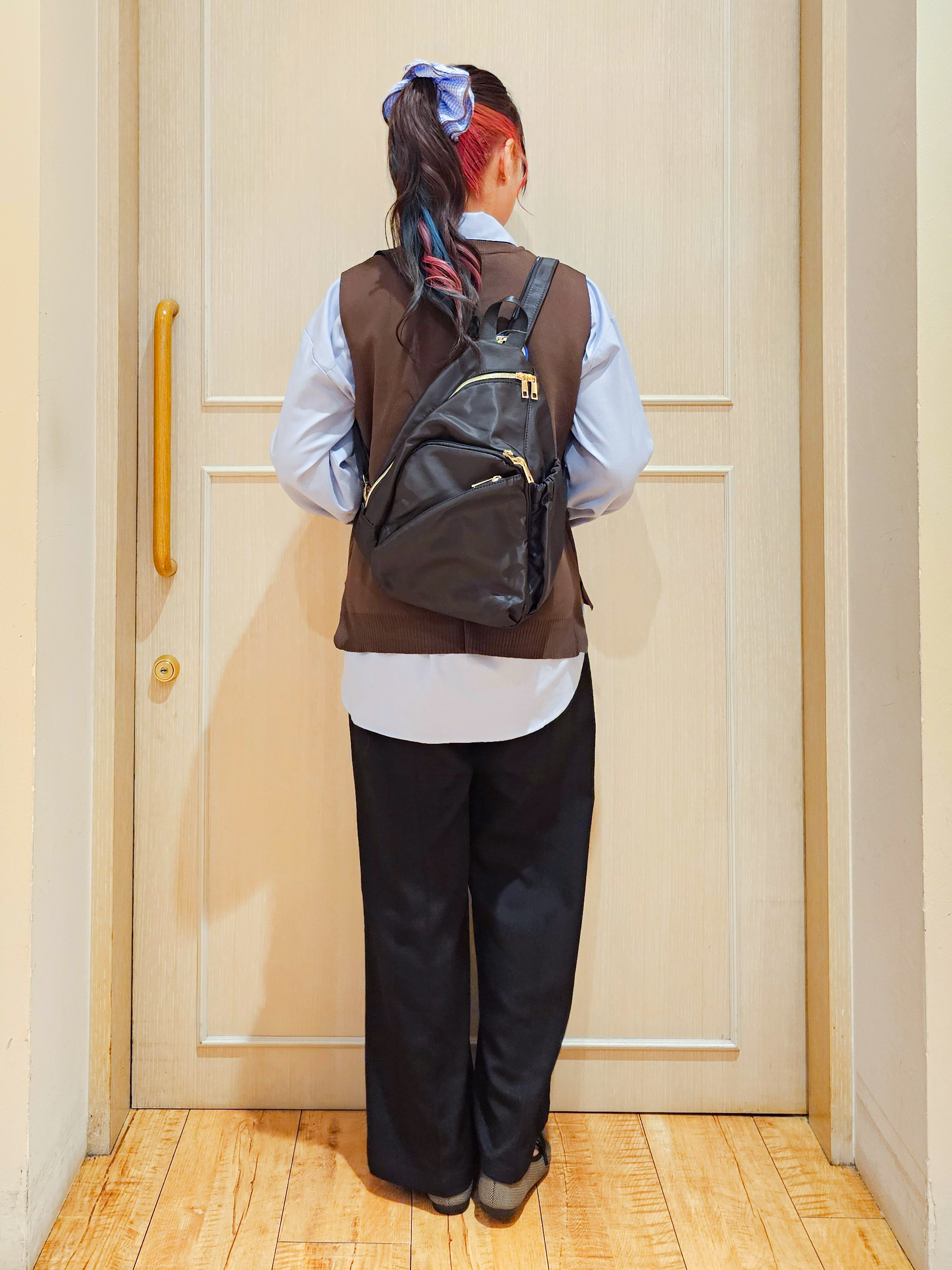 ゆゆさんの「SHOO･LA･RUE｜【2点セット/S-LL】着回し自在 スポンディッシュニットベスト＆フレアシャツ」を使ったコーディネート
