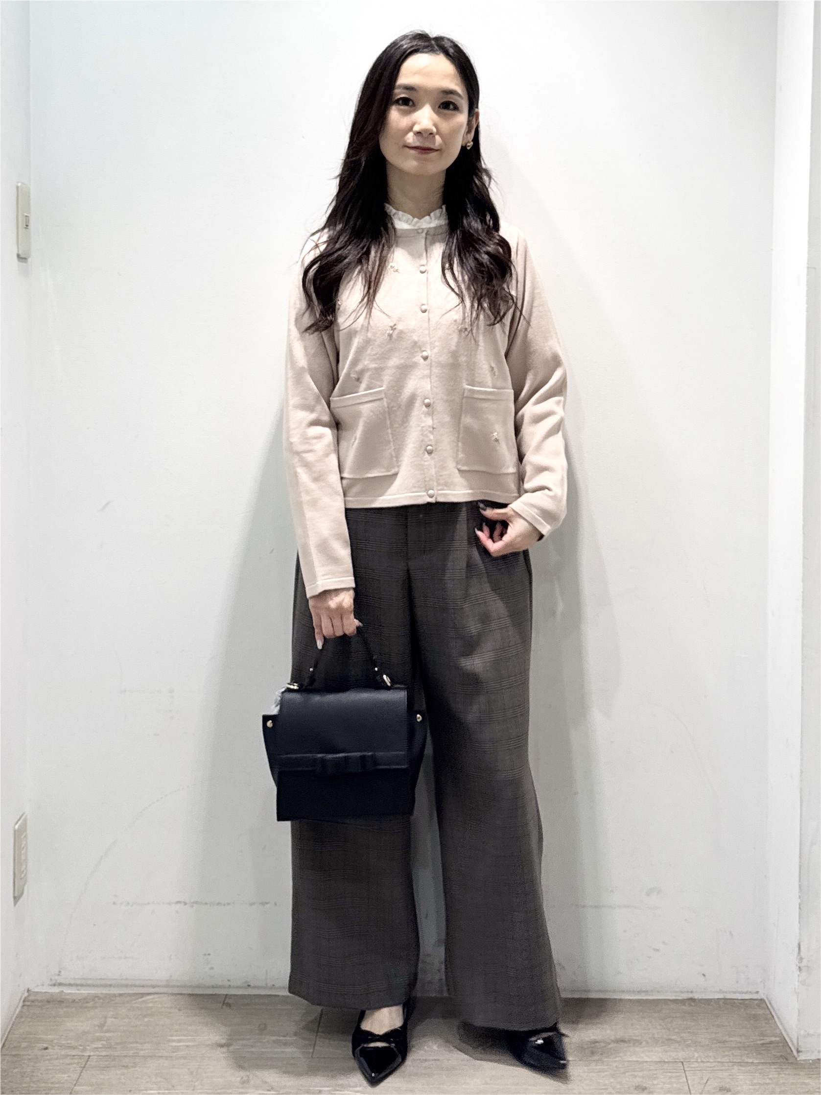 yuicciさんの「OPAQUE.CLIP｜【上品刺繍が華やか】飛ばしビジュー カーディガン」を使ったコーディネート