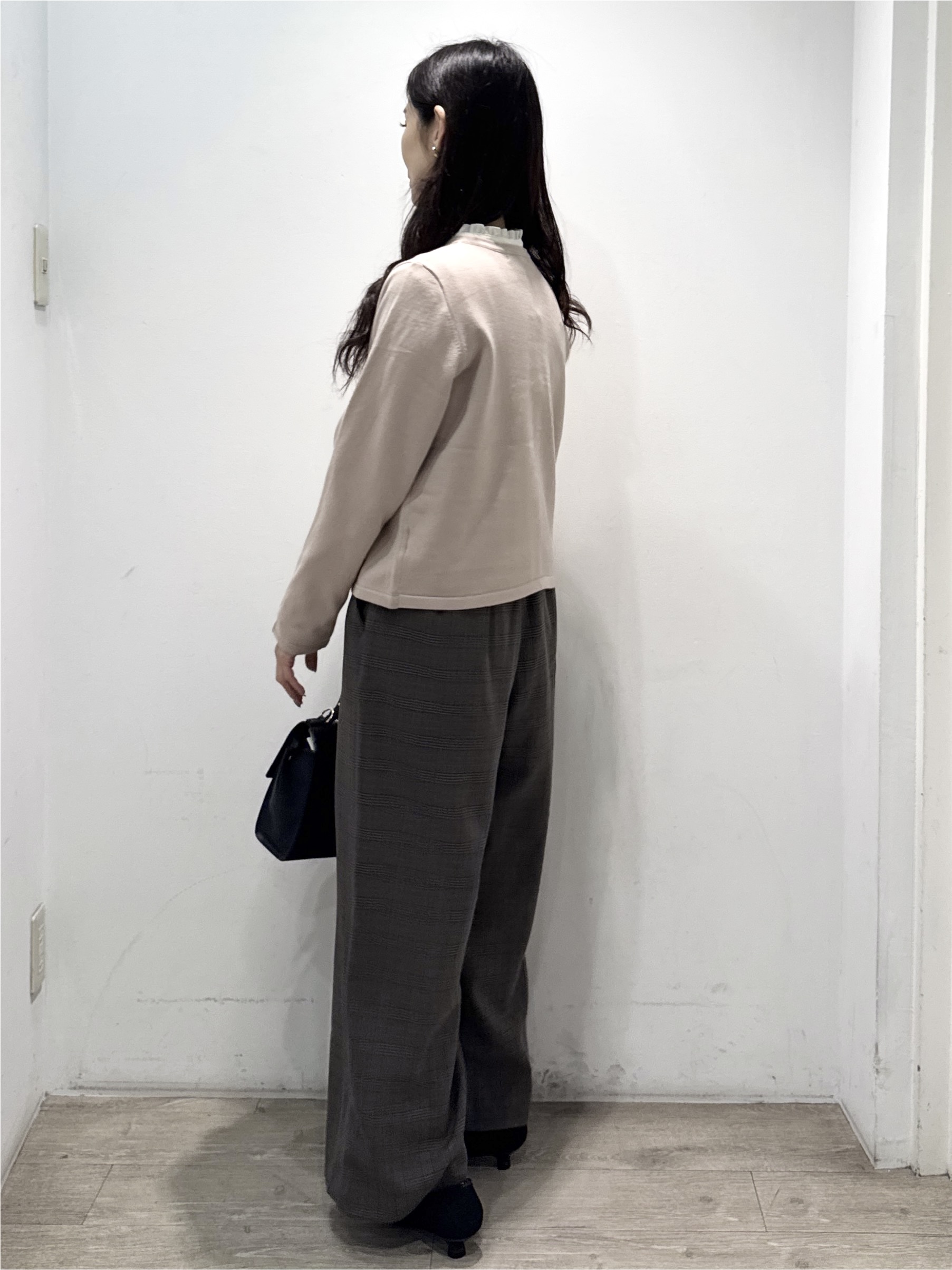 yuicciさんの「OPAQUE.CLIP｜【上品刺繍が華やか】飛ばしビジュー カーディガン」を使ったコーディネート