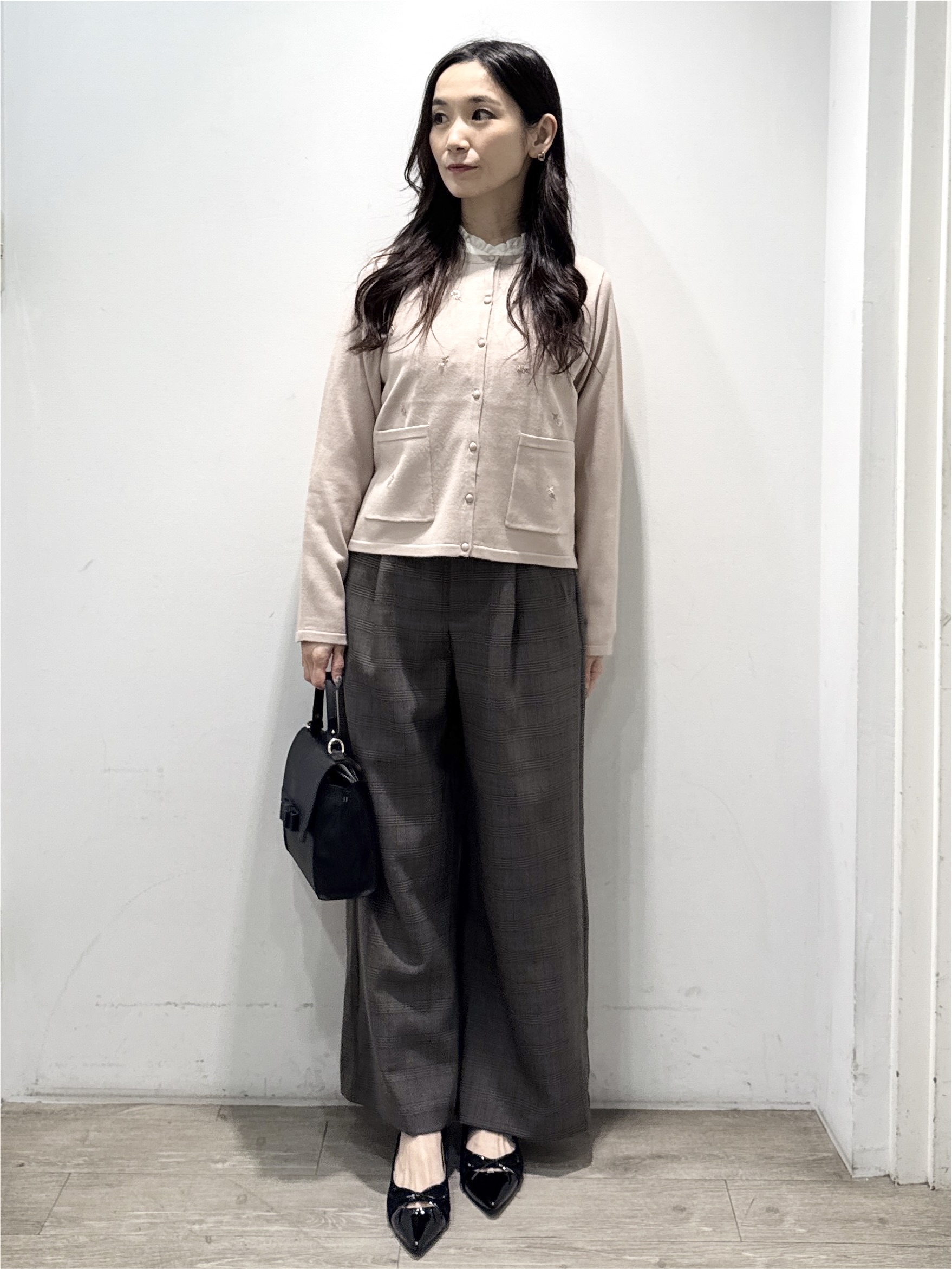 yuicciさんの「OPAQUE.CLIP｜【上品刺繍が華やか】飛ばしビジュー カーディガン」を使ったコーディネート