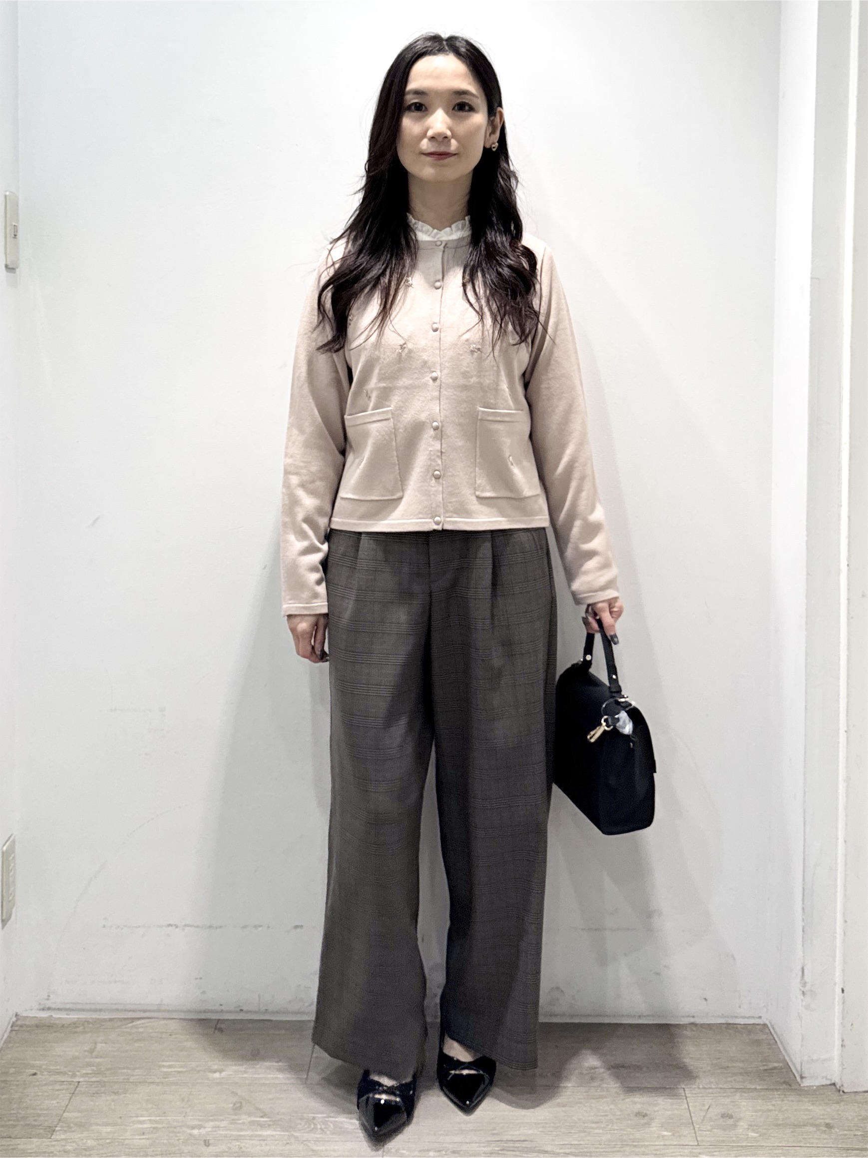 yuicciさんの「OPAQUE.CLIP｜【上品刺繍が華やか】飛ばしビジュー カーディガン」を使ったコーディネート