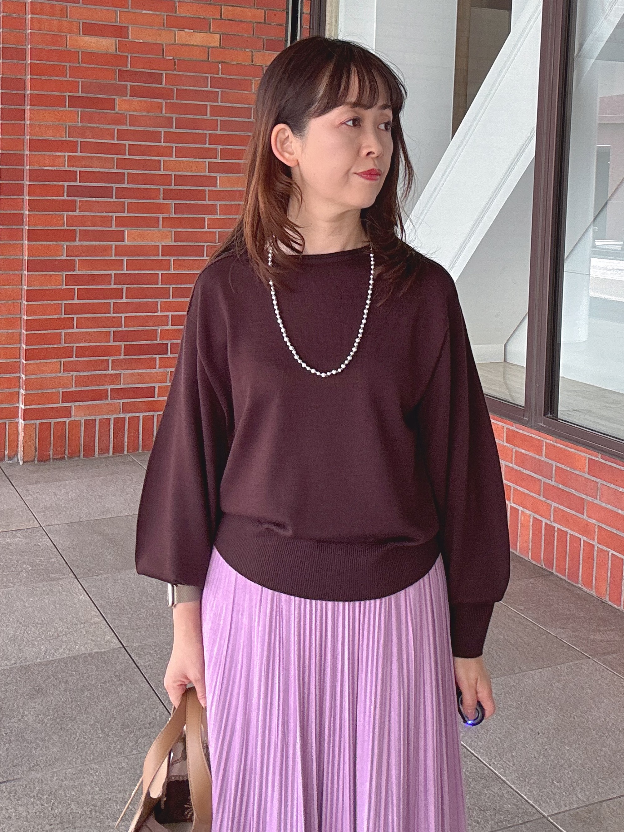 makiさんの「UNTITLED｜【大人の抜け感/8色展開】ボリュームスリーブニットプルオーバー」を使ったコーディネート