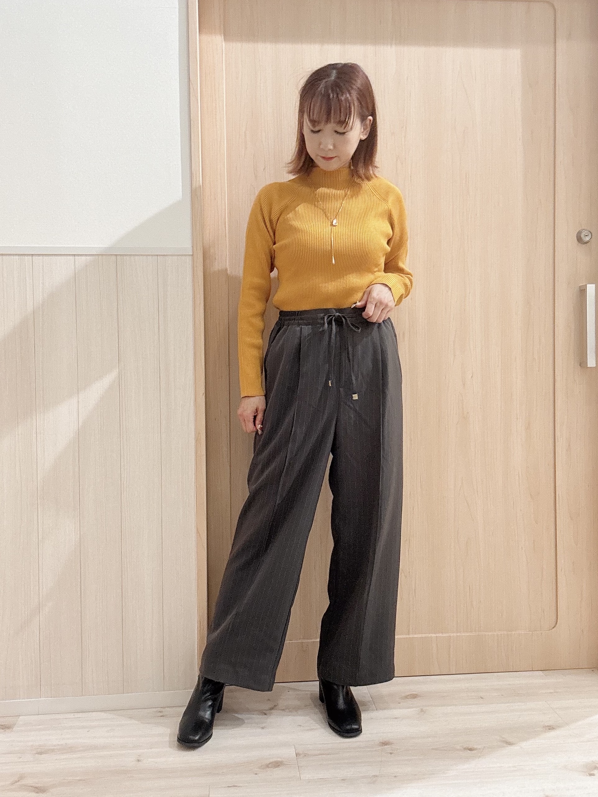 モカさんの「SHOO･LA･RUE｜【洗濯後しわになりにくい/S-LL】裾ドロストフリルブルゾン」を使ったコーディネート