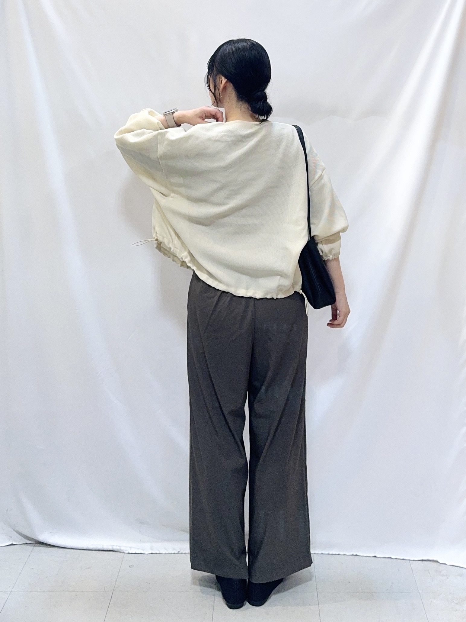 𝐇𝐢𝐫𝐨𝐦𝐢さんの「SHOO･LA･RUE｜【通気性〇/セットアップ可/洗濯機可】メッシュドルマン ジップブルゾン」を使ったコーディネート