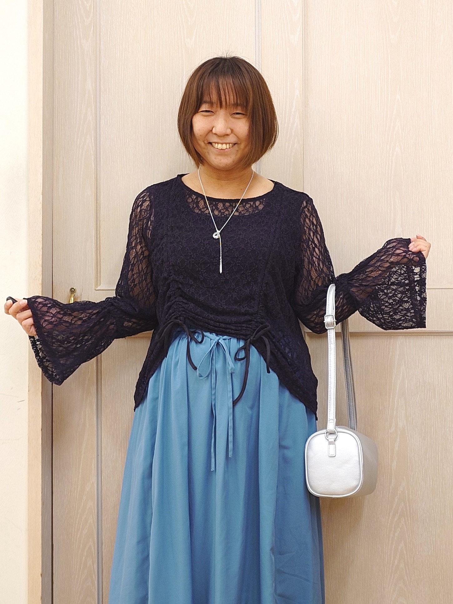 とろろさんの「SHOO･LA･RUE｜レースで華やかに映える 旬な透け感の レースシャーリングトップス」を使ったコーディネート