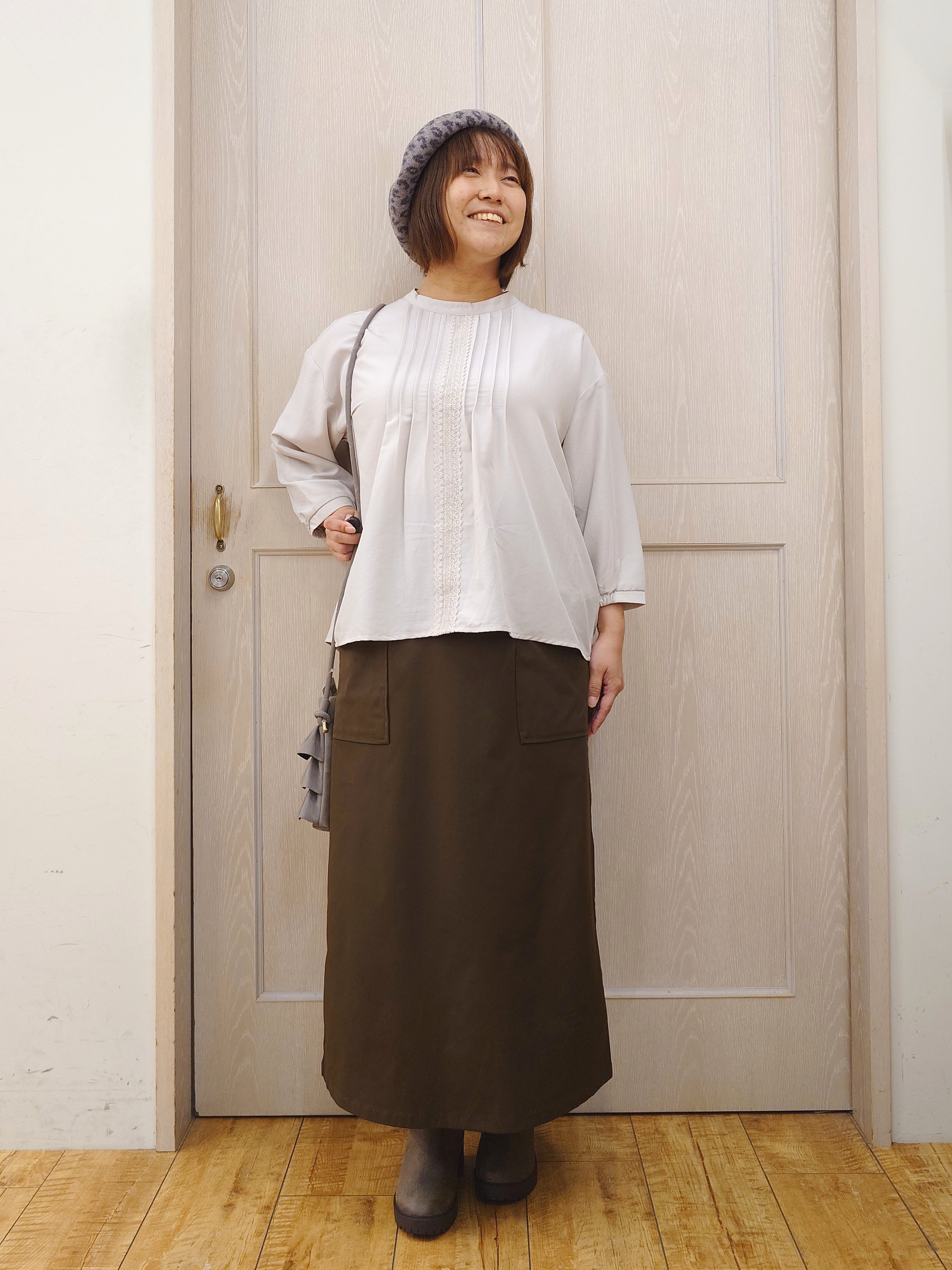 とろろさんの「SHOO･LA･RUE｜【S-LL/洗濯機可】1枚で華やかに フロントレース7分袖ブラウス」を使ったコーディネート