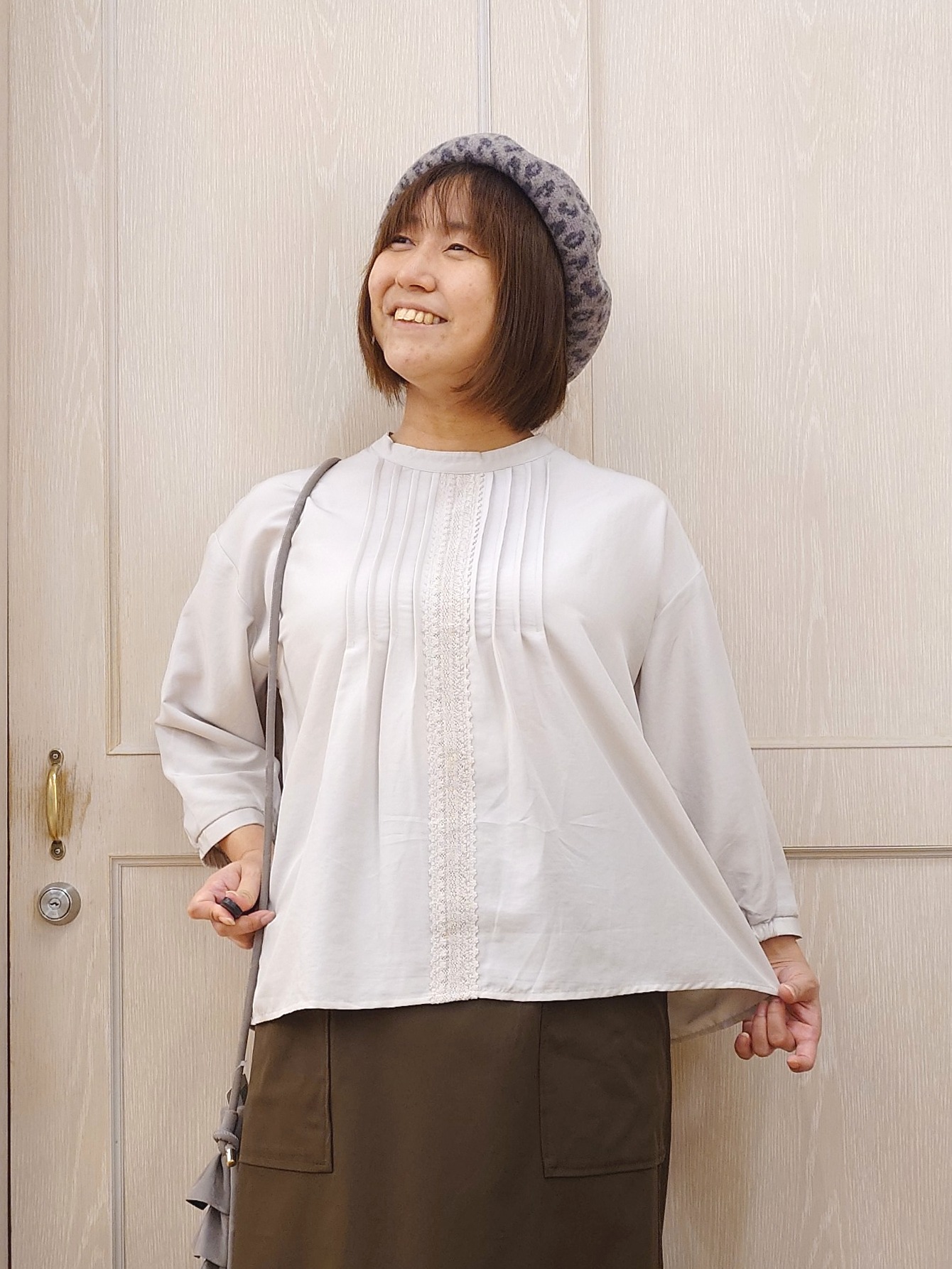 とろろさんの「SHOO･LA･RUE｜【S-LL/洗濯機可】1枚で華やかに フロントレース7分袖ブラウス」を使ったコーディネート