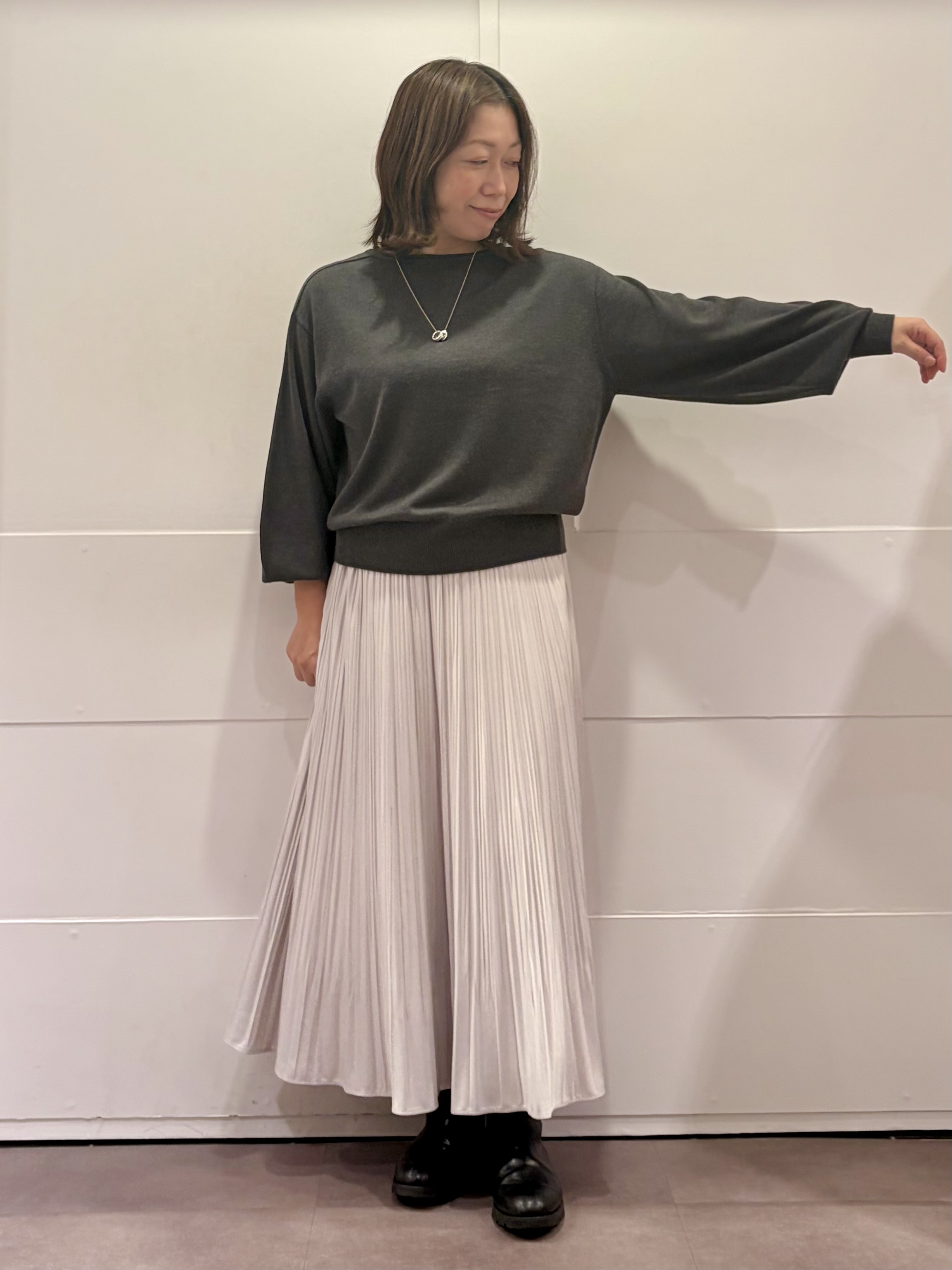 TOKOさんの「UNTITLED｜【大人の抜け感/8色展開】ボリュームスリーブニットプルオーバー」を使ったコーディネート