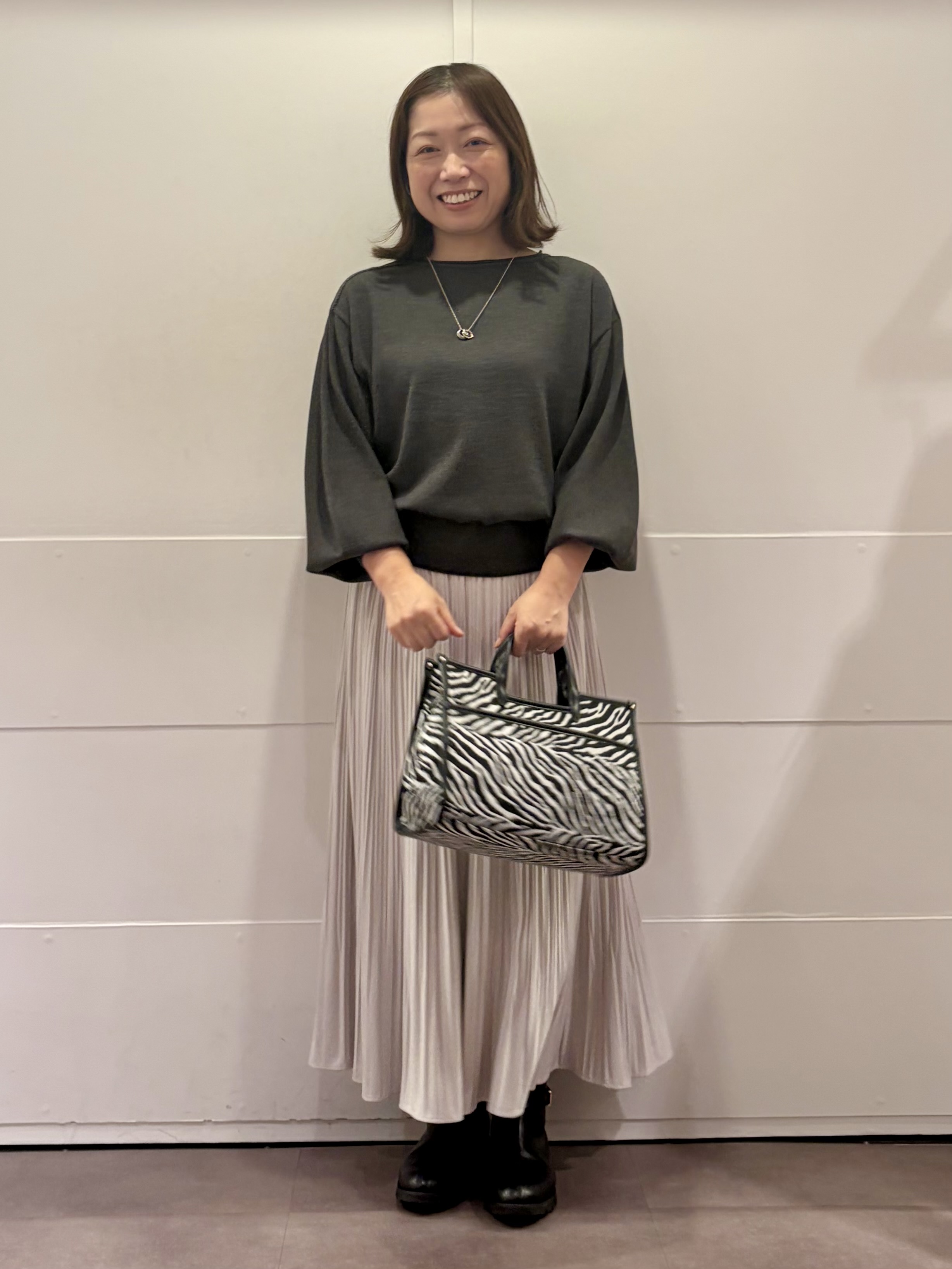 TOKOさんの「UNTITLED｜【大人の抜け感/8色展開】ボリュームスリーブニットプルオーバー」を使ったコーディネート