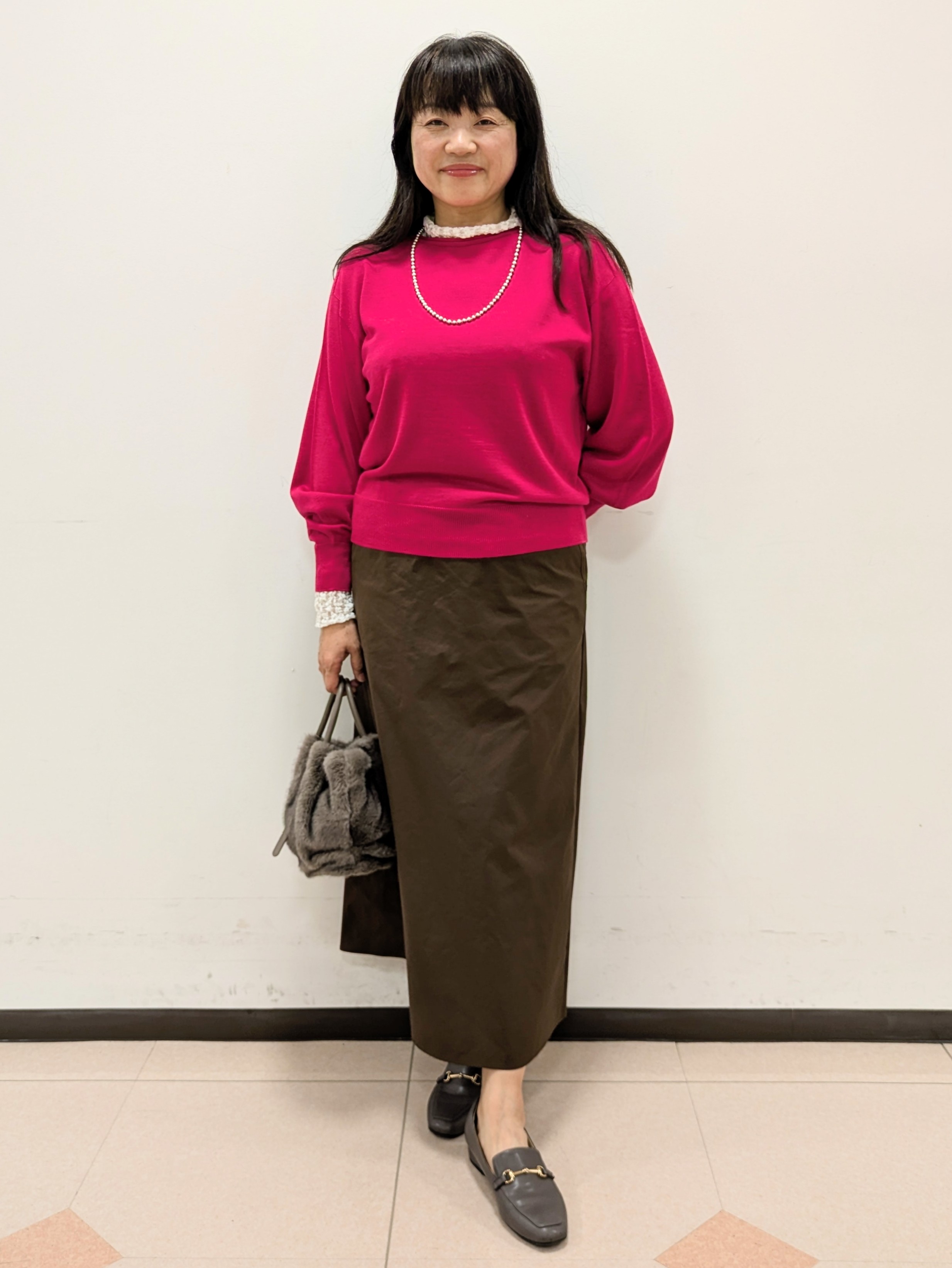 ともさんの「UNTITLED｜【大人の抜け感/8色展開】ボリュームスリーブニットプルオーバー」を使ったコーディネート