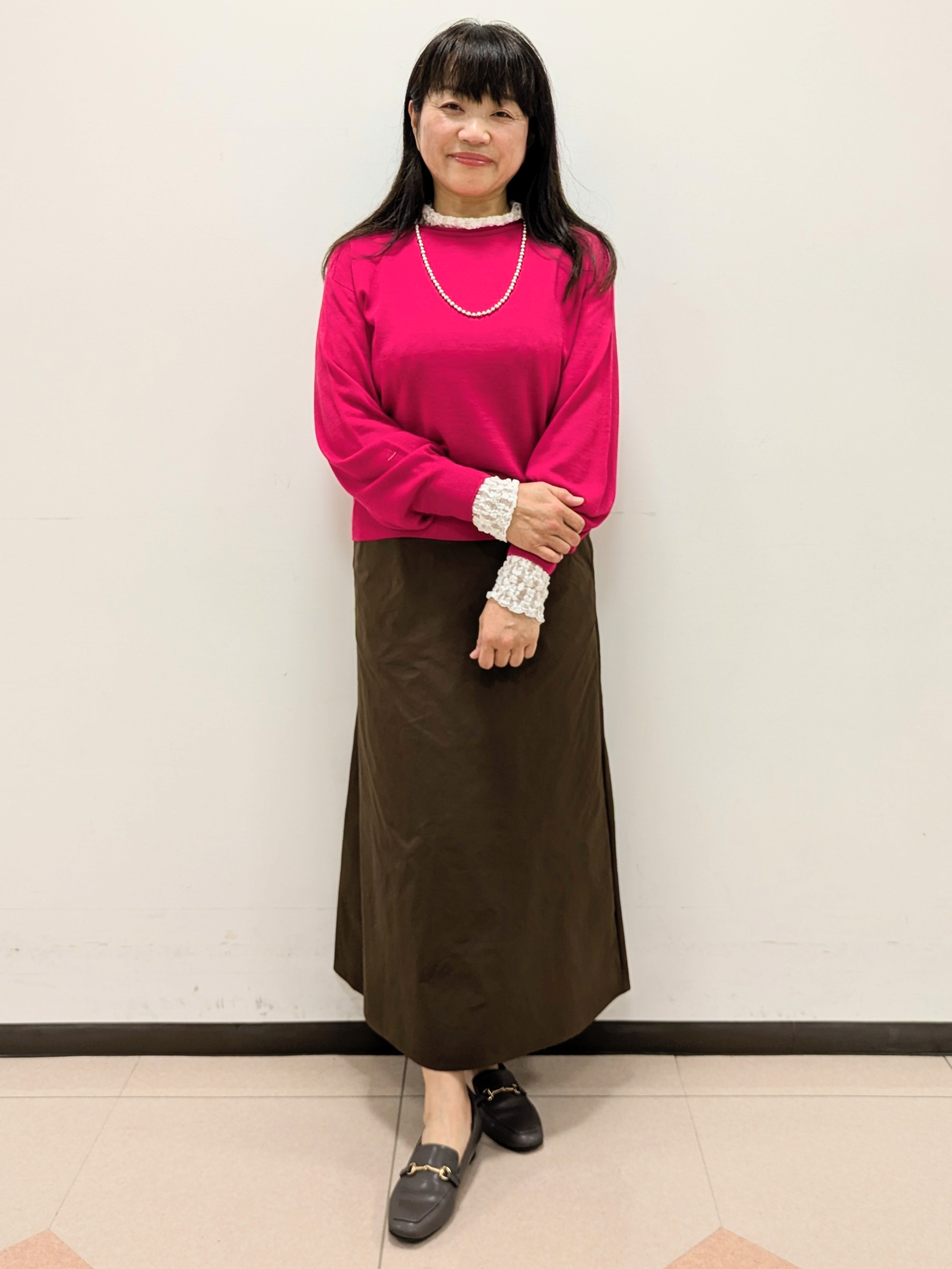 ともさんの「UNTITLED｜【大人の抜け感/8色展開】ボリュームスリーブニットプルオーバー」を使ったコーディネート