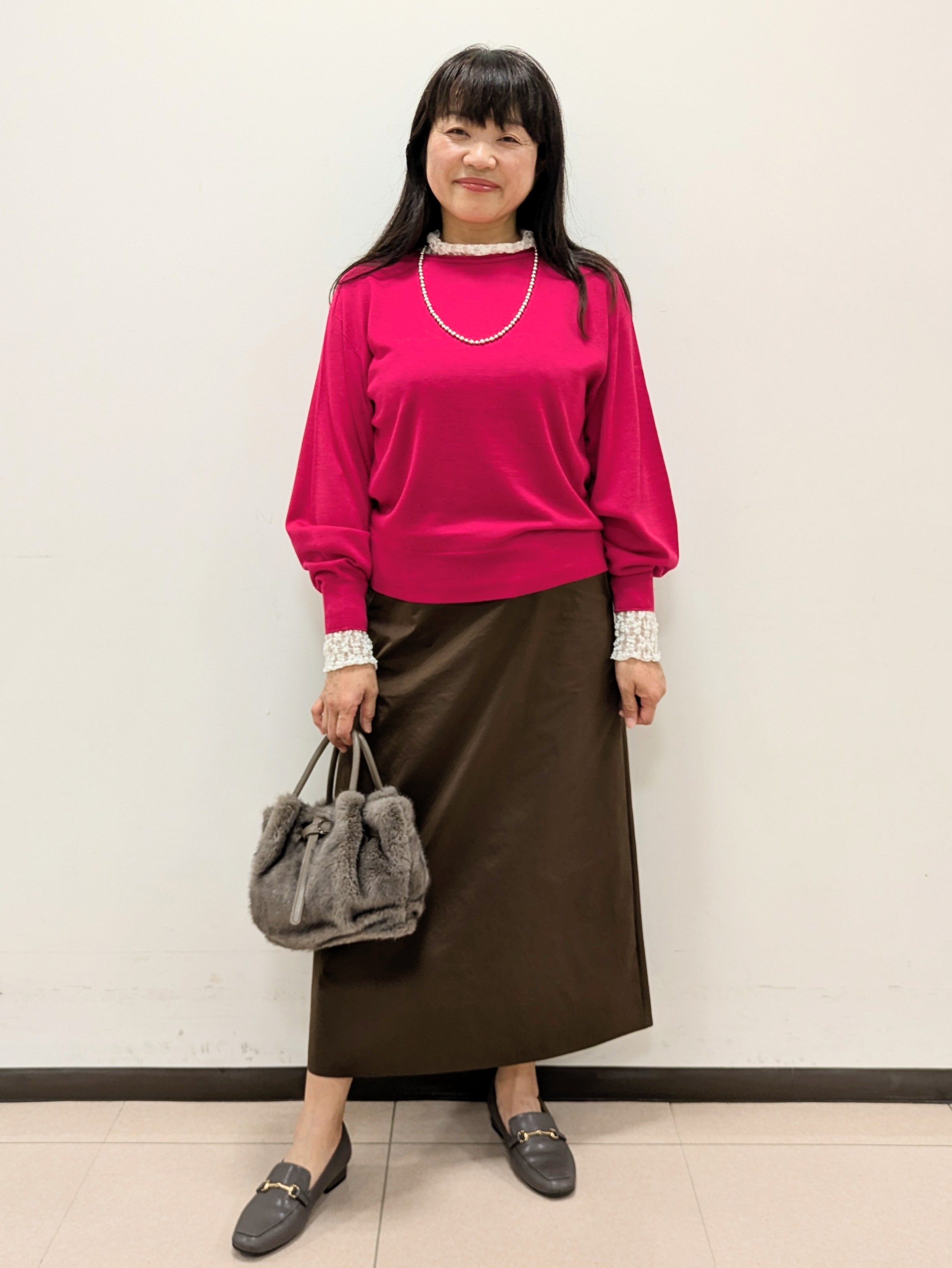 ともさんの「UNTITLED｜【大人の抜け感/8色展開】ボリュームスリーブニットプルオーバー」を使ったコーディネート