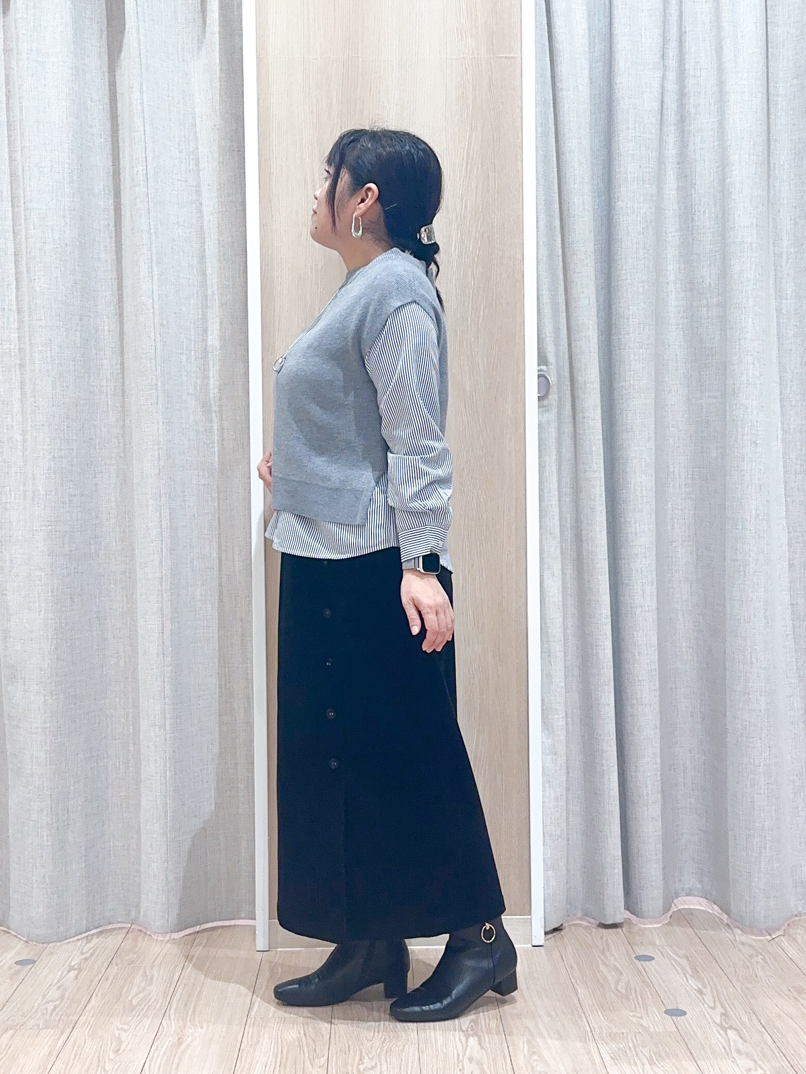 naoさんの「grove｜【2点セット/時短・着回し】着るだけでコーデが完成 ニットベスト&times;シャツ」を使ったコーディネート