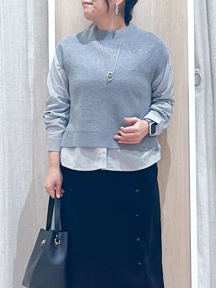 naoさんの「grove｜【2点セット/時短・着回し】着るだけでコーデが完成 ニットベスト&times;シャツ」を使ったコーディネート