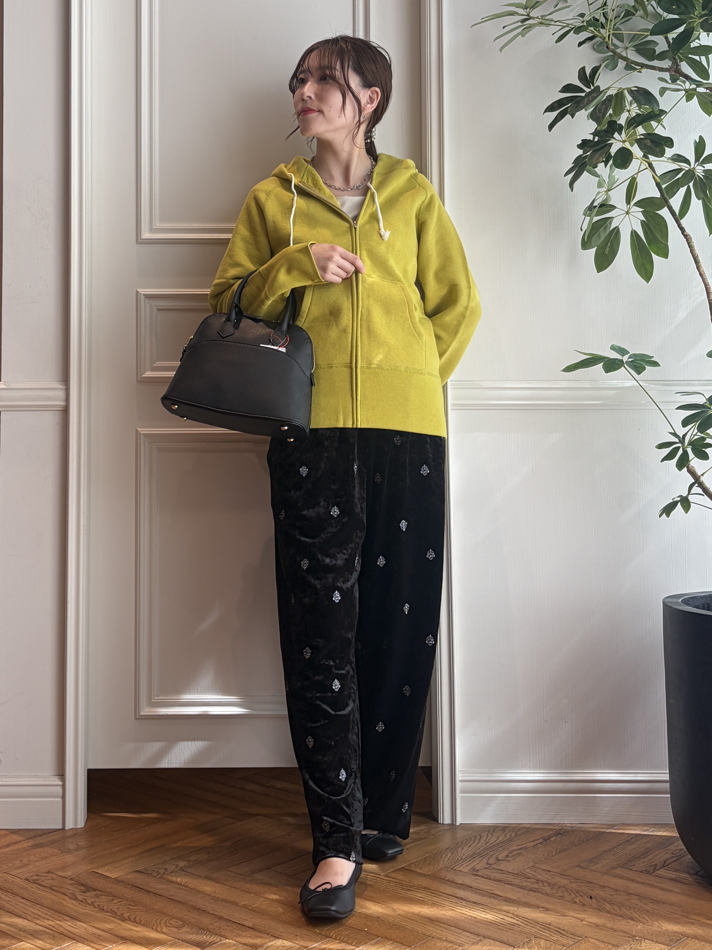 nakaoさんの「DRESSTERIOR｜◆mica della valle（ミカデラヴァッレ）Katia ハンドバッグ」を使ったコーディネート