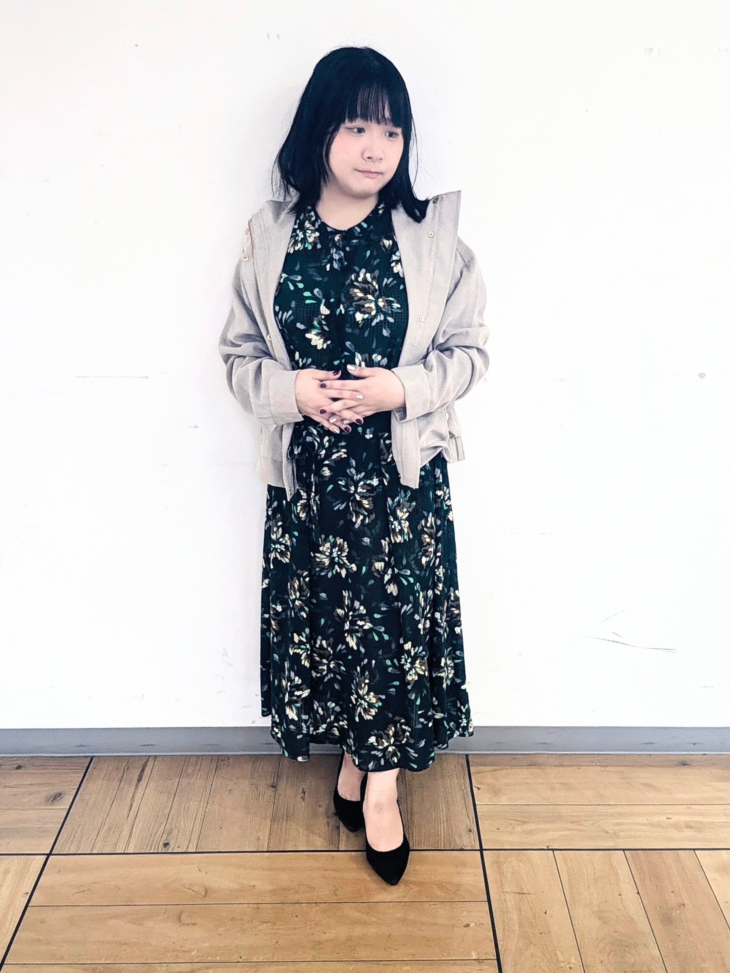 Mizukiさんの「UNTITLED｜【秋映え/花柄】フラワープリントワンピース」を使ったコーディネート