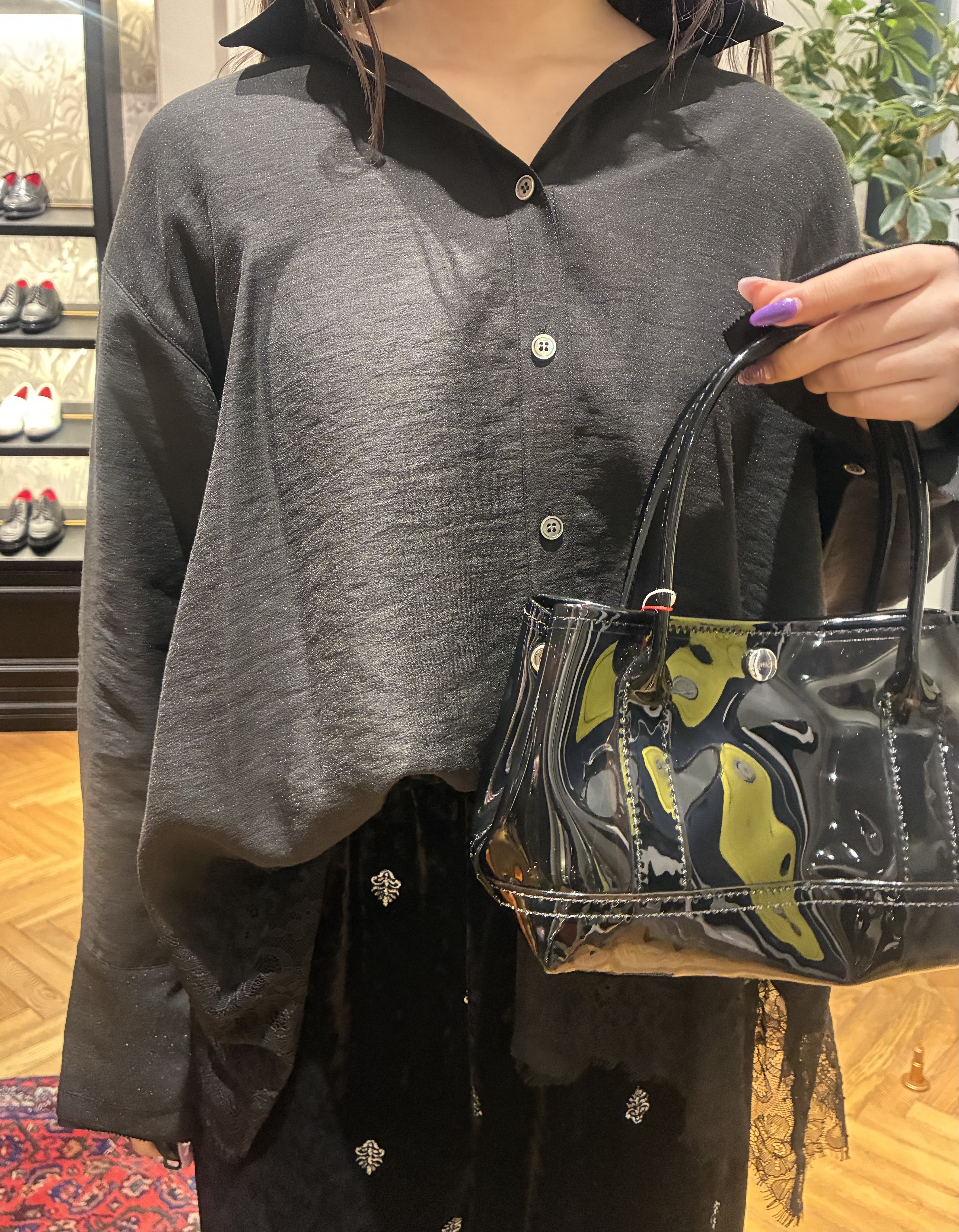 松下文迦さんの「DRESSTERIOR｜ヴィンテージライク レーストリムシャツ」を使ったコーディネート