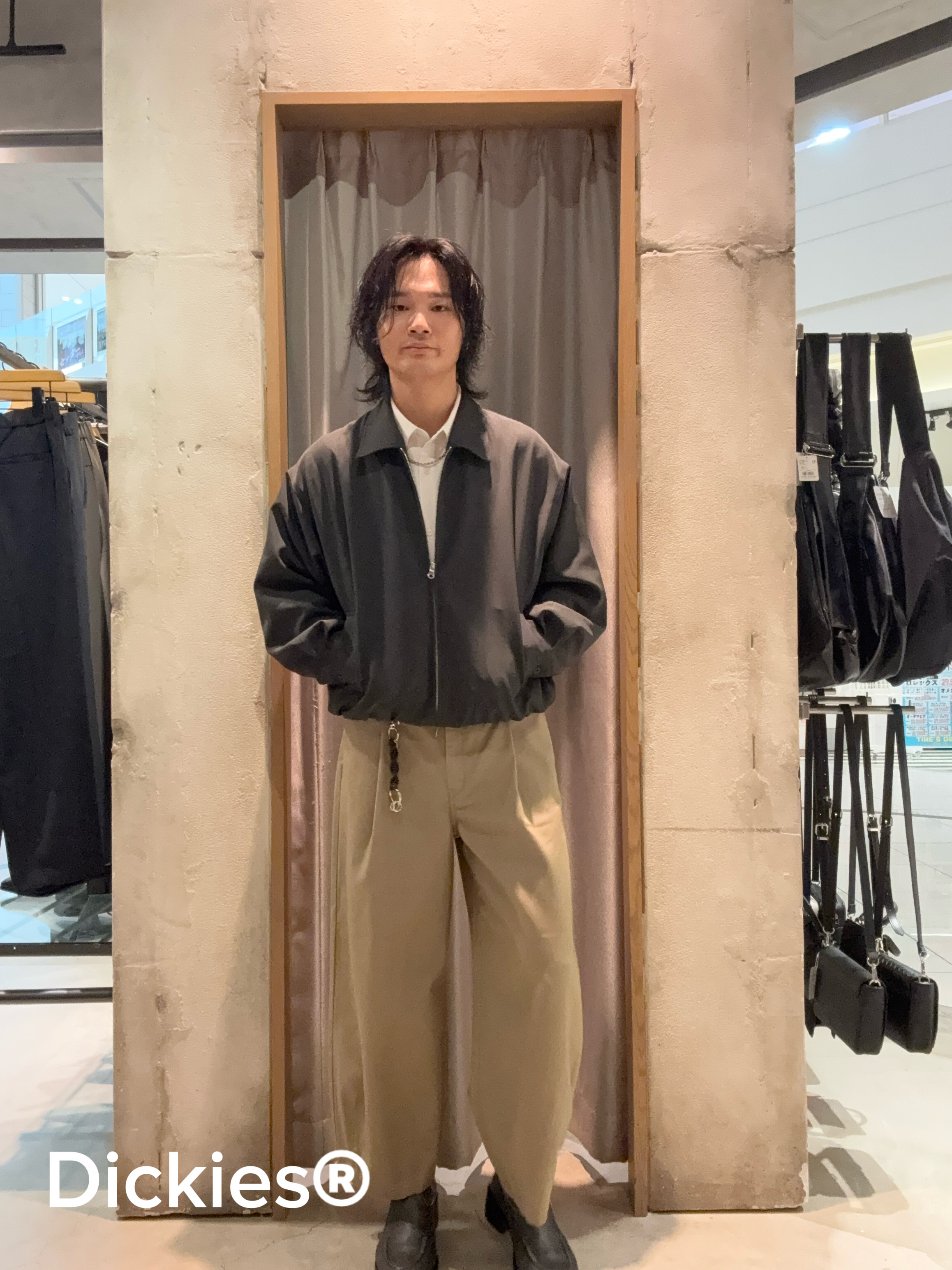 大江正眞さんの「tk.TAKEO KIKUCHI｜【接触冷感/UVカット】ドビーストライプシャツ」を使ったコーディネート