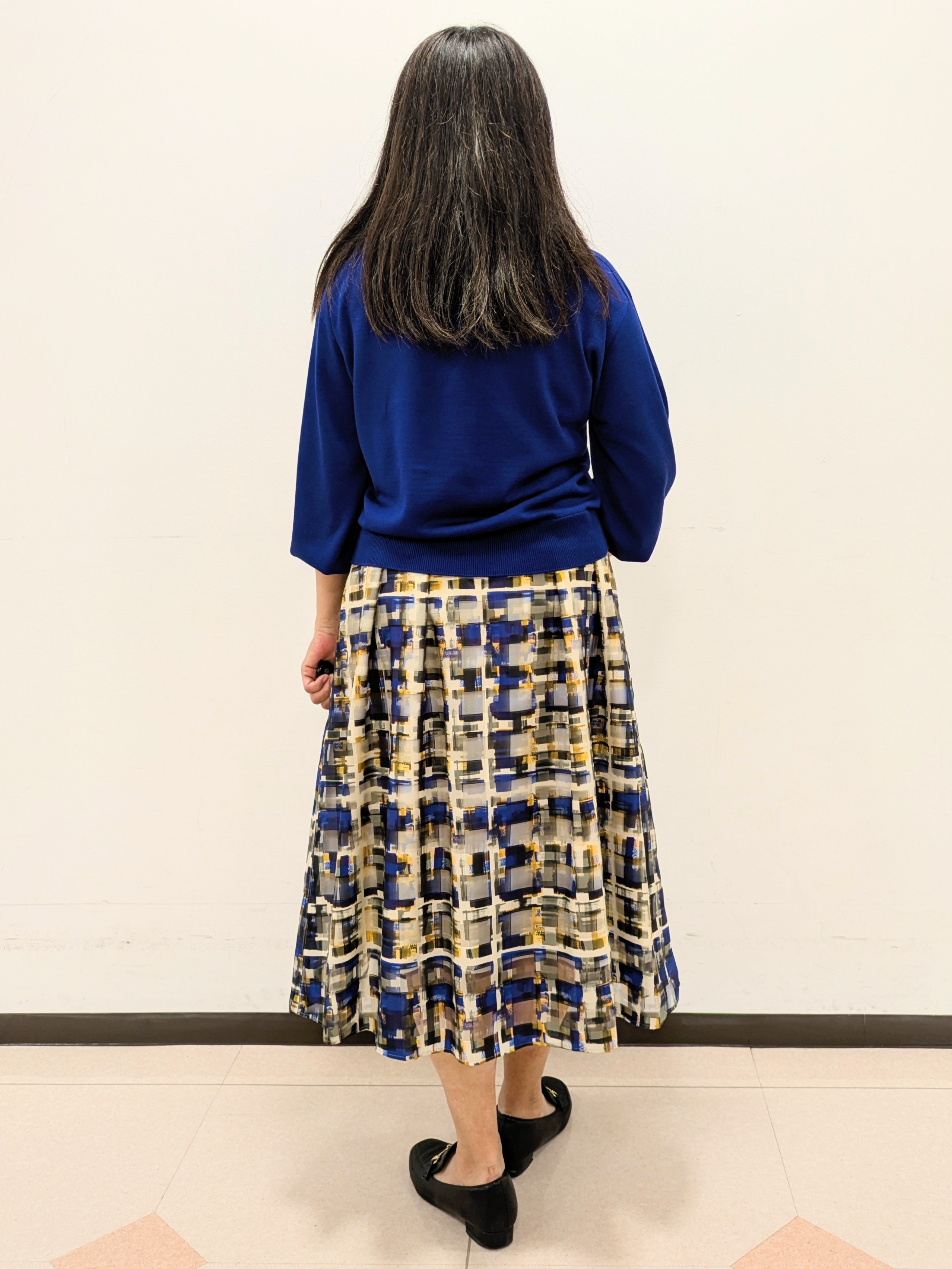 ともさんの「UNTITLED｜【大人の抜け感/8色展開】ボリュームスリーブニットプルオーバー」を使ったコーディネート