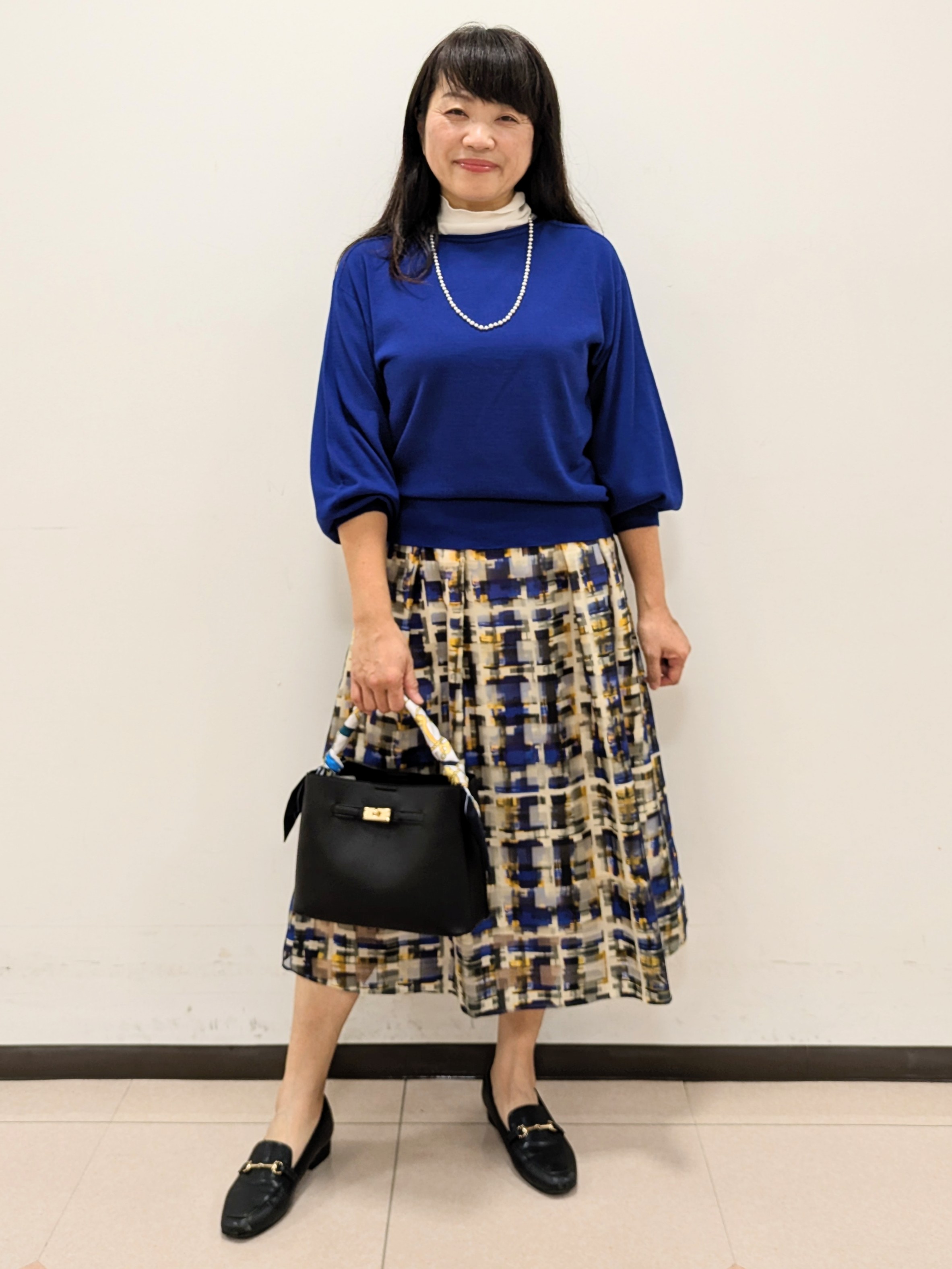 ともさんの「UNTITLED｜【大人の抜け感/8色展開】ボリュームスリーブニットプルオーバー」を使ったコーディネート