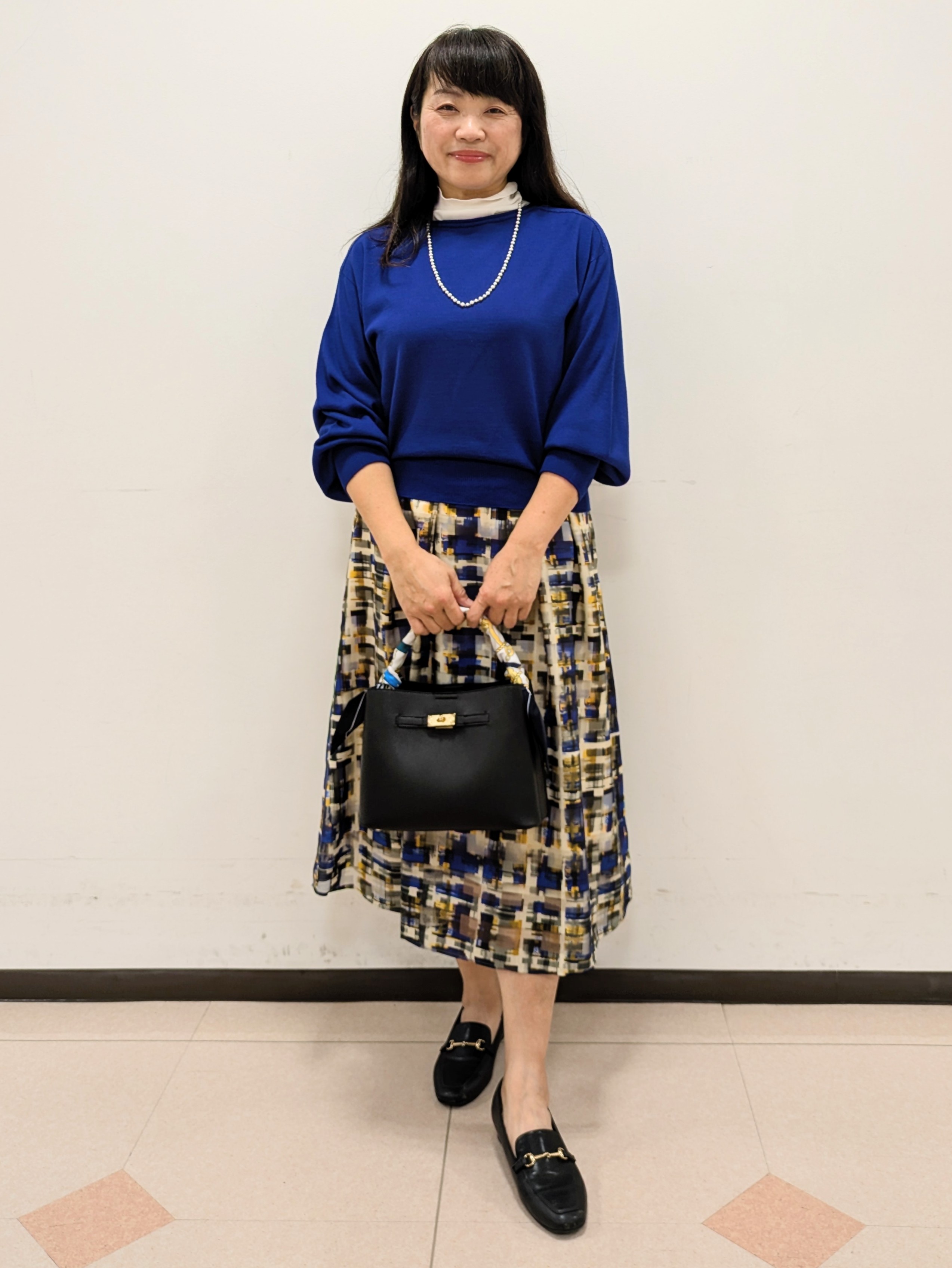 ともさんの「UNTITLED｜【大人の抜け感/8色展開】ボリュームスリーブニットプルオーバー」を使ったコーディネート