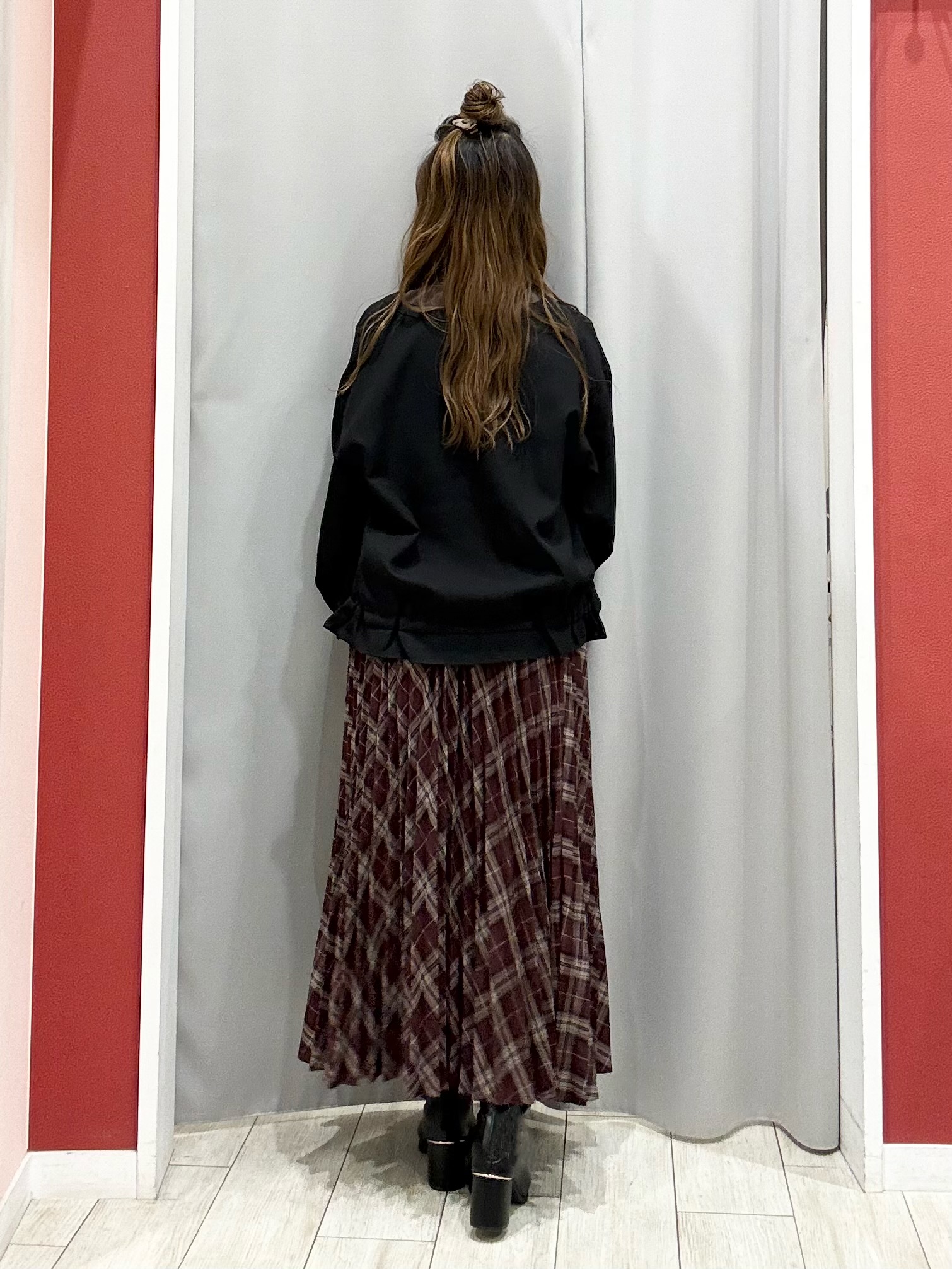 shioさんの「SHOO･LA･RUE｜【洗濯後しわになりにくい/S-LL】裾ドロストフリルブルゾン」を使ったコーディネート