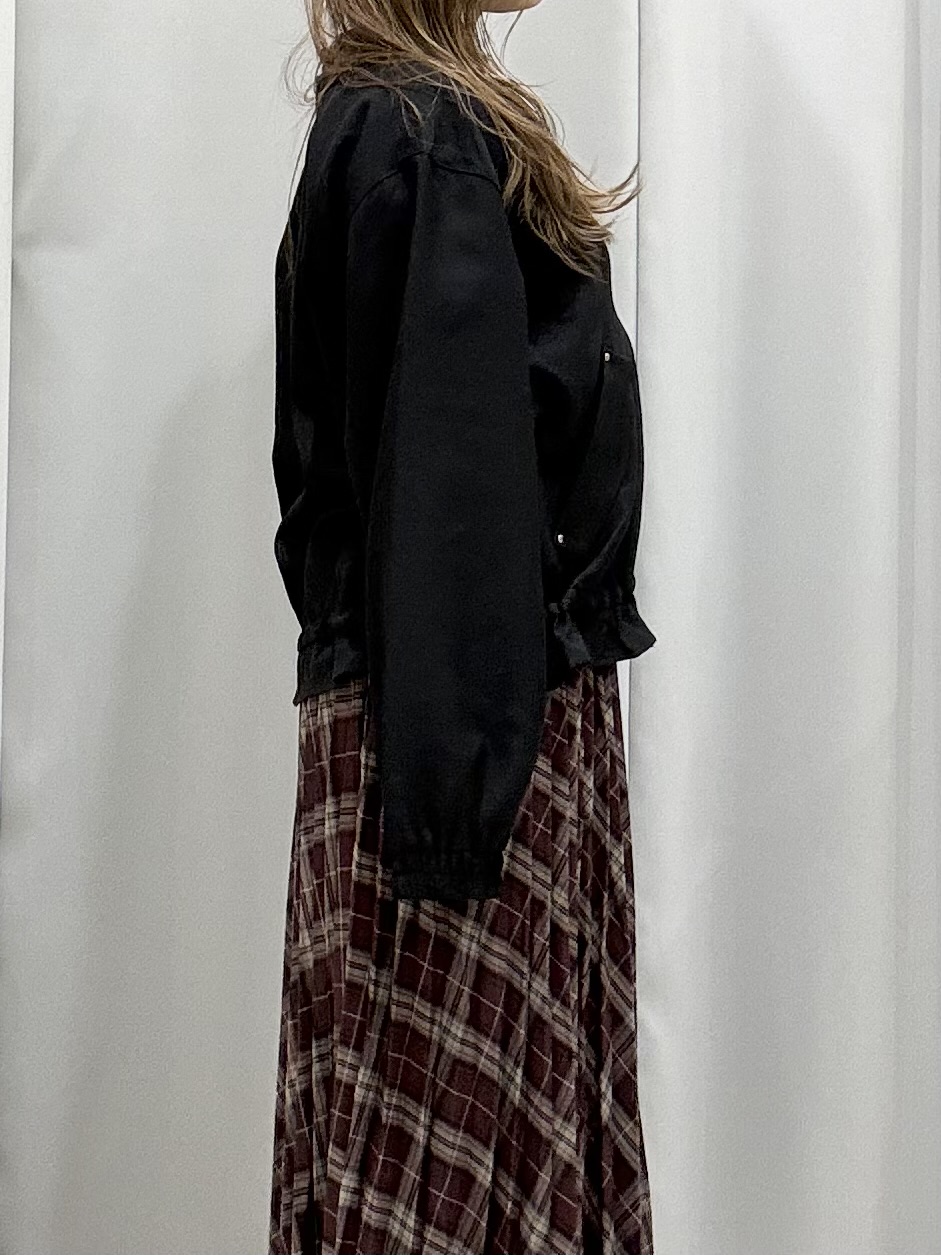 shioさんの「SHOO･LA･RUE｜【洗濯後しわになりにくい/S-LL】裾ドロストフリルブルゾン」を使ったコーディネート