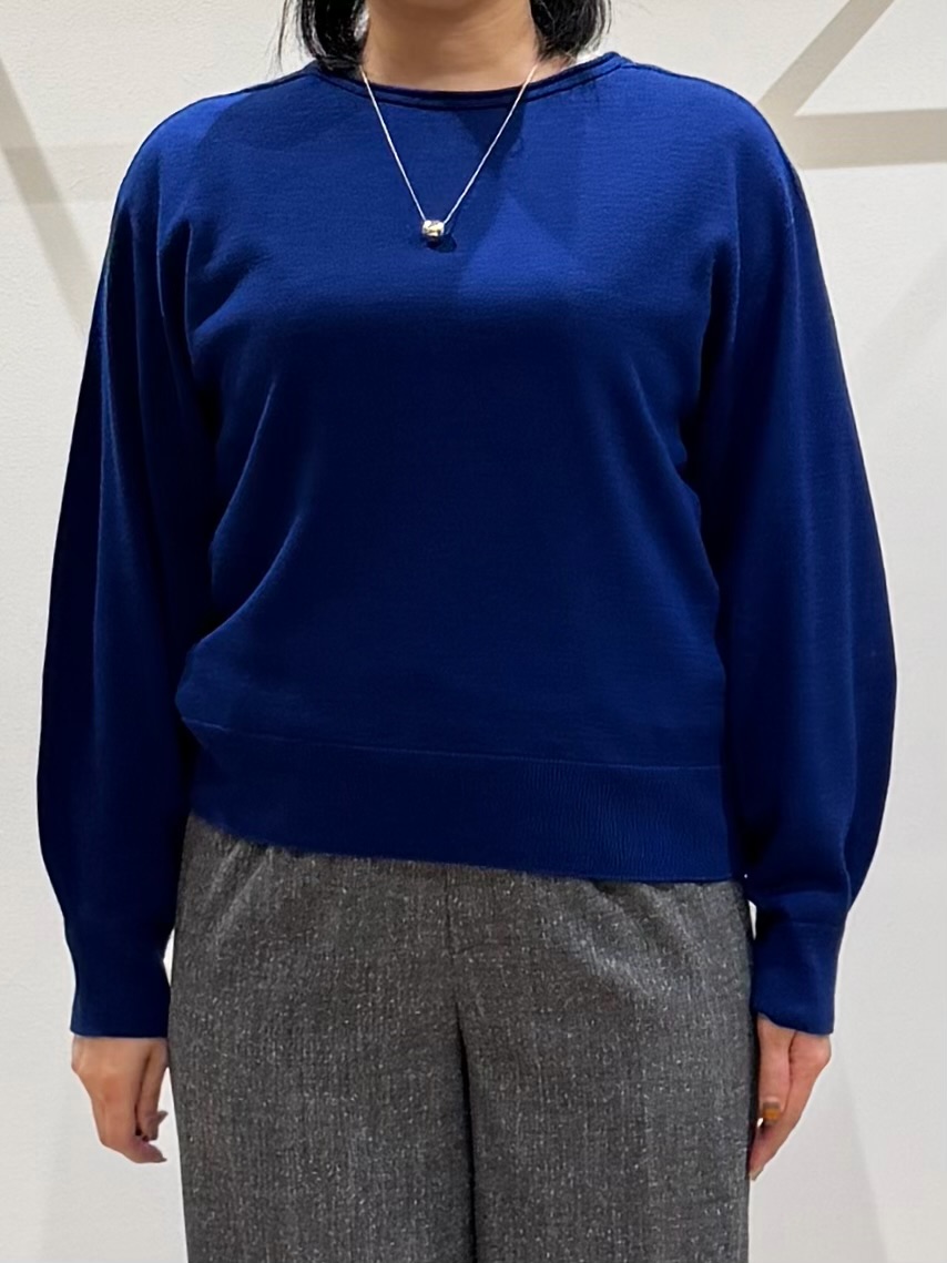 TOMOMIさんの「UNTITLED｜【大人の抜け感/8色展開】ボリュームスリーブニットプルオーバー」を使ったコーディネート