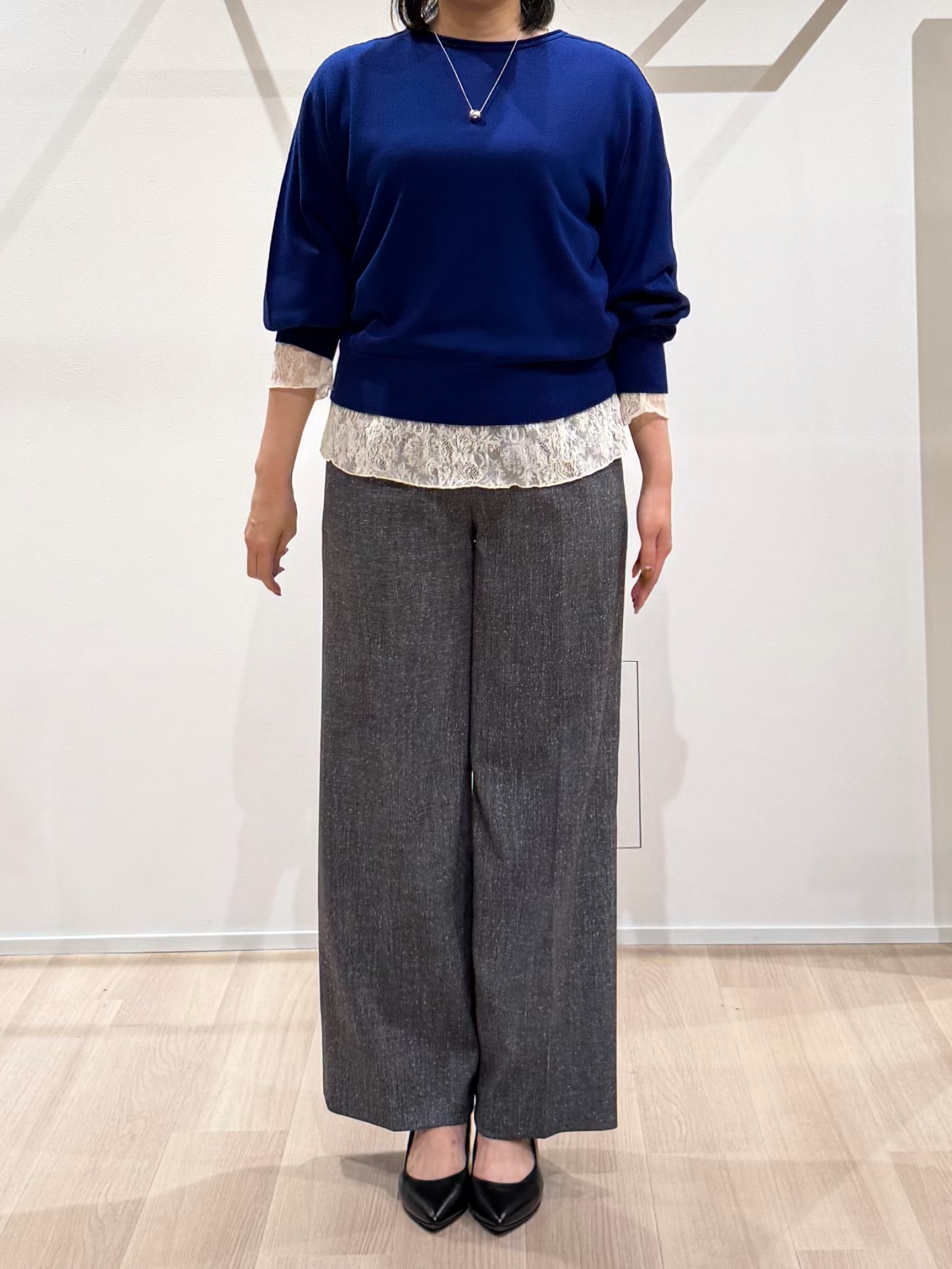 TOMOMIさんの「UNTITLED｜【大人の抜け感/8色展開】ボリュームスリーブニットプルオーバー」を使ったコーディネート
