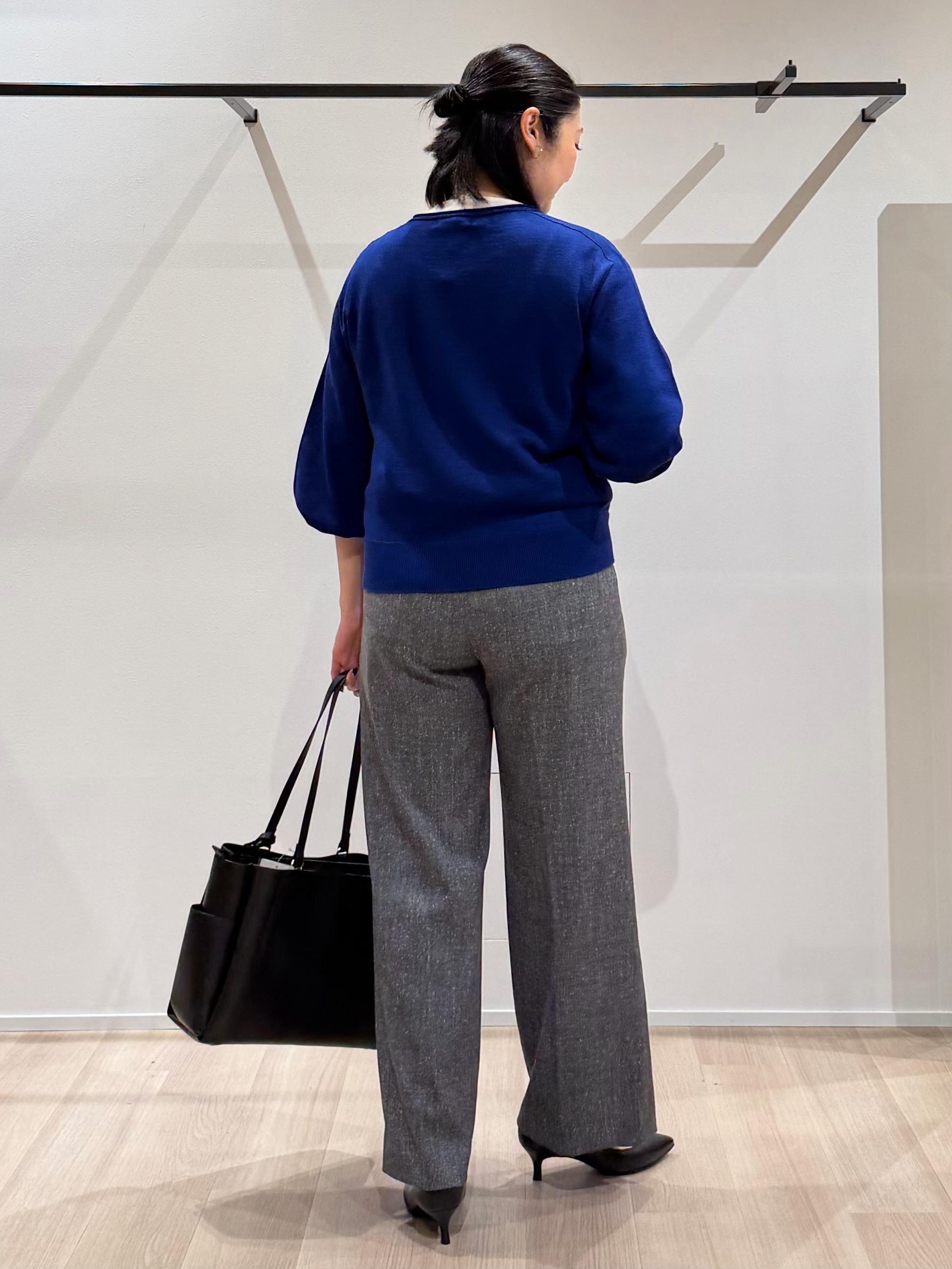 TOMOMIさんの「UNTITLED｜【店頭人気！/8色展開】ボリュームスリーブニットプルオーバー」を使ったコーディネート