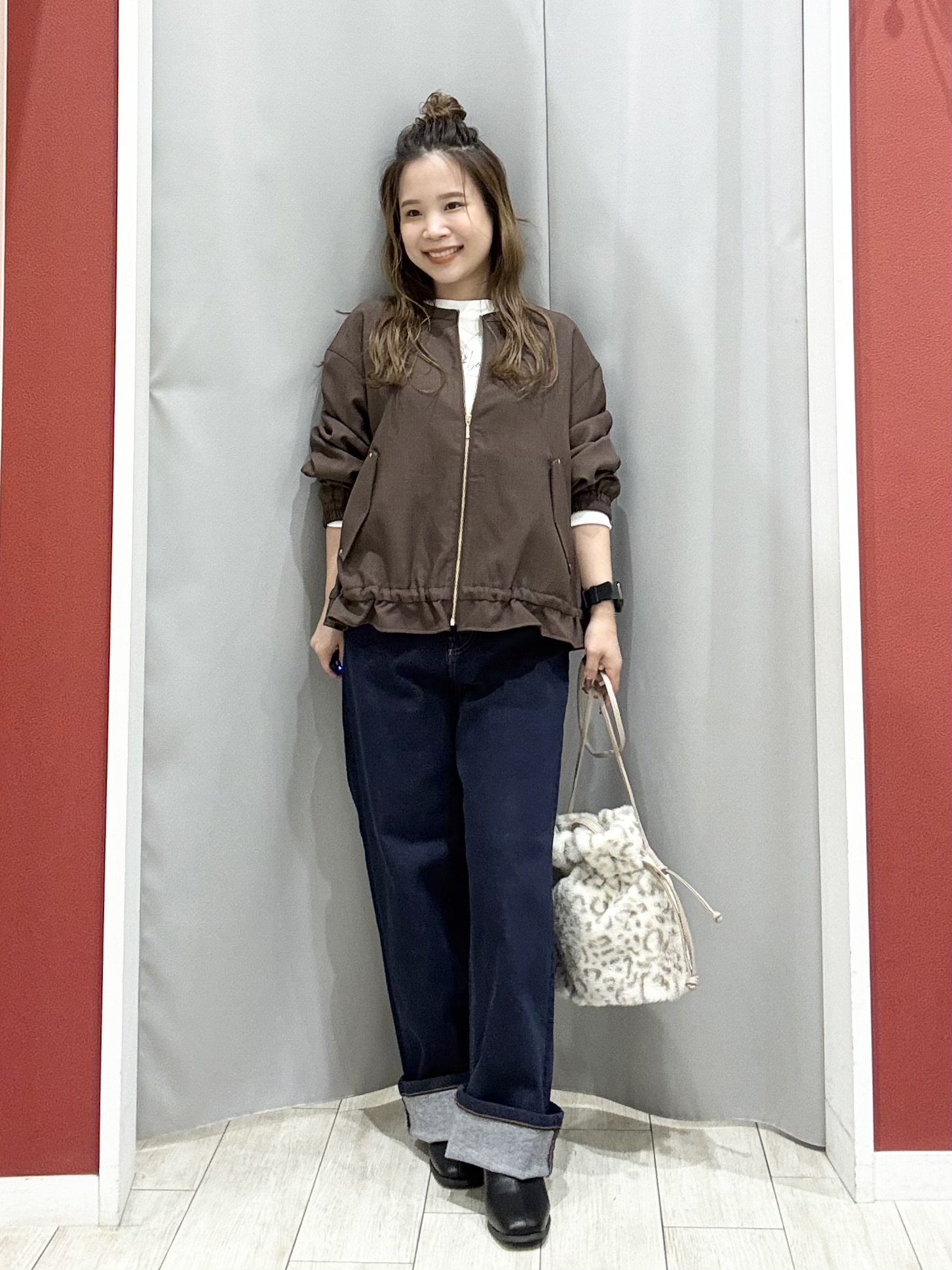 shioさんの「SHOO･LA･RUE｜【洗濯後しわになりにくい/S-LL】裾ドロストフリルブルゾン」を使ったコーディネート