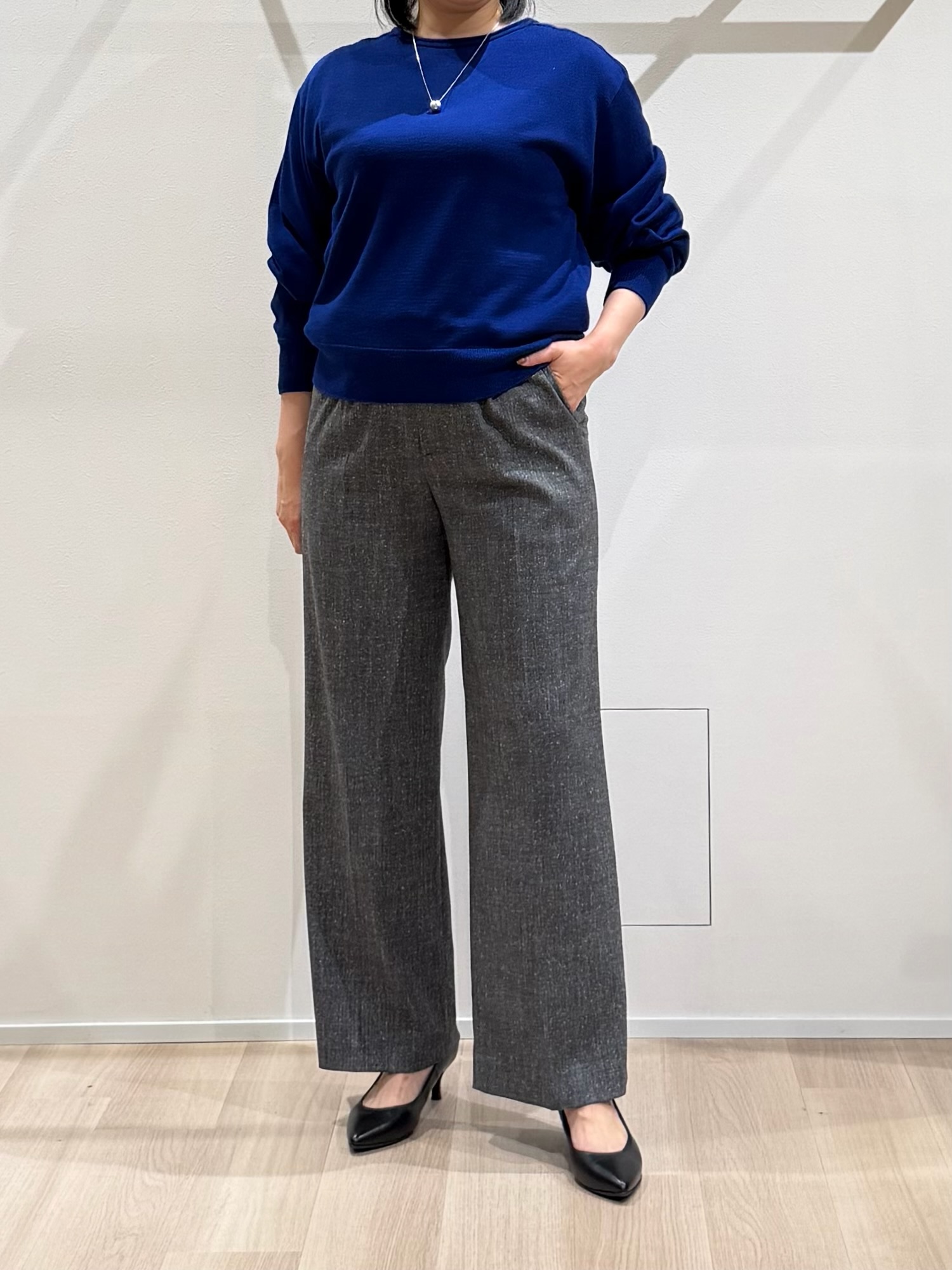 TOMOMIさんの「UNTITLED｜【大人の抜け感/8色展開】ボリュームスリーブニットプルオーバー」を使ったコーディネート