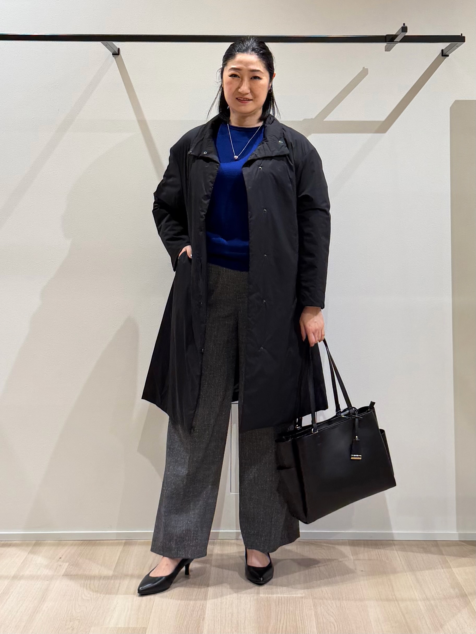 TOMOMIさんの「UNTITLED｜【大人の抜け感/8色展開】ボリュームスリーブニットプルオーバー」を使ったコーディネート