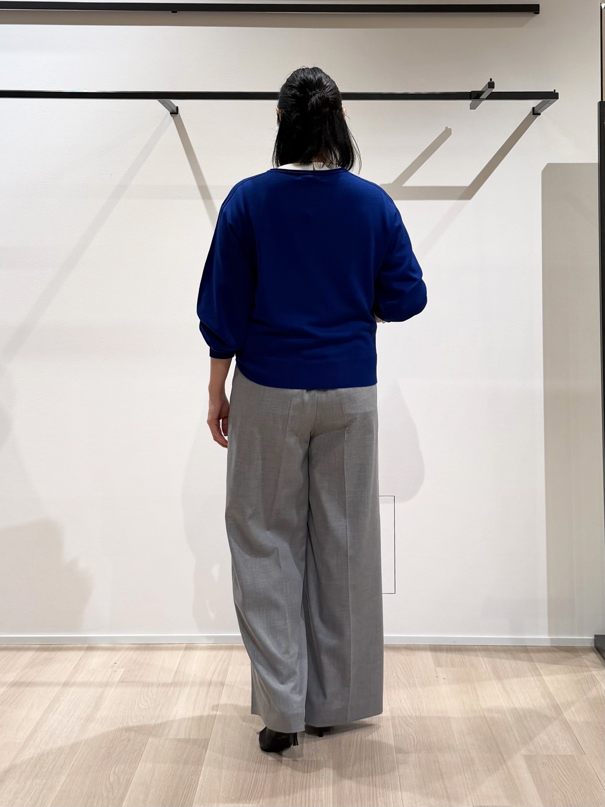 TOMOMIさんの「UNTITLED｜【店頭人気！/8色展開】ボリュームスリーブニットプルオーバー」を使ったコーディネート