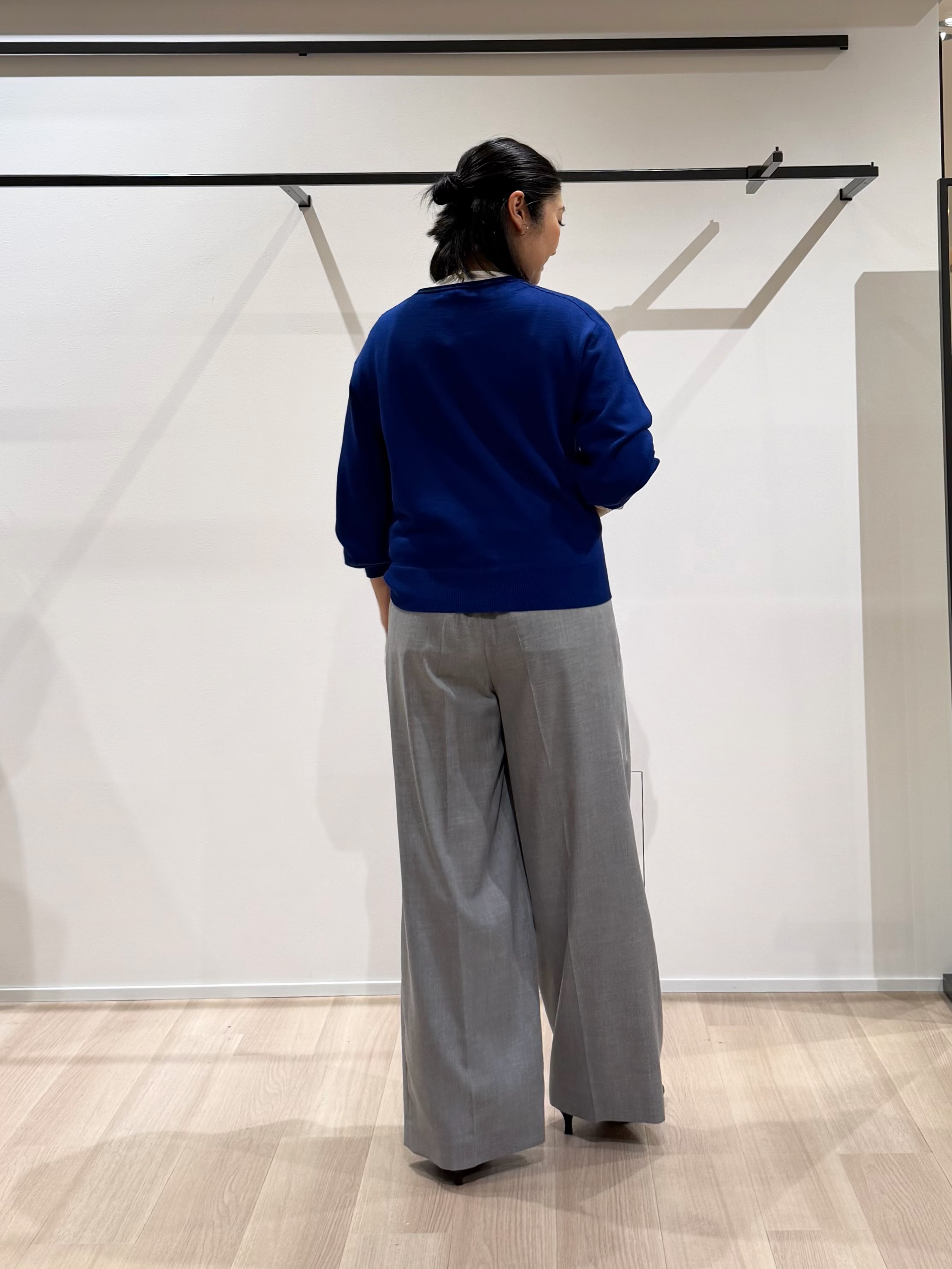 TOMOMIさんの「UNTITLED｜【店頭人気！/8色展開】ボリュームスリーブニットプルオーバー」を使ったコーディネート