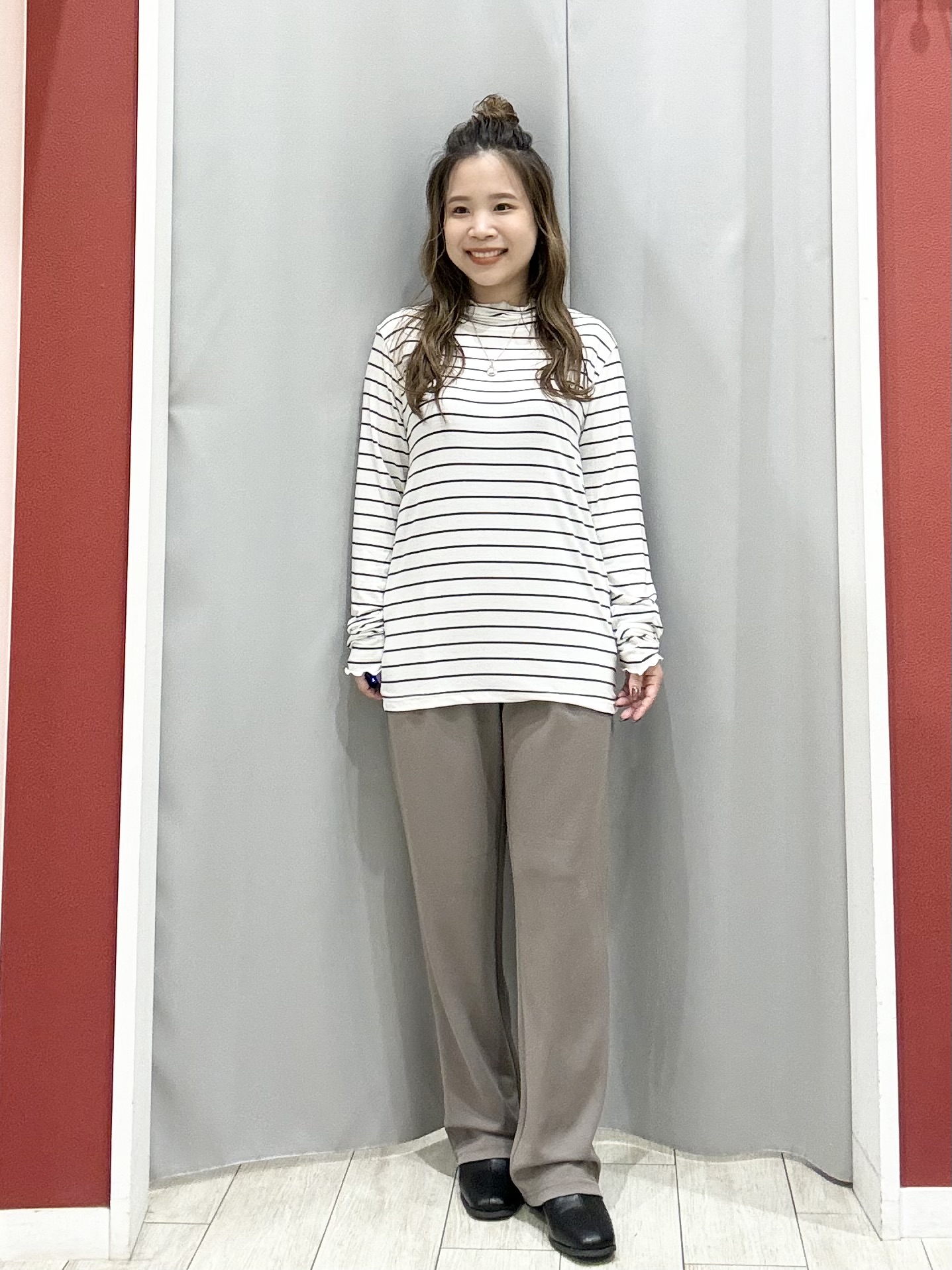 shioさんの「SHOO･LA･RUE｜【洗濯後しわになりにくい/S-LL】裾ドロストフリルブルゾン」を使ったコーディネート
