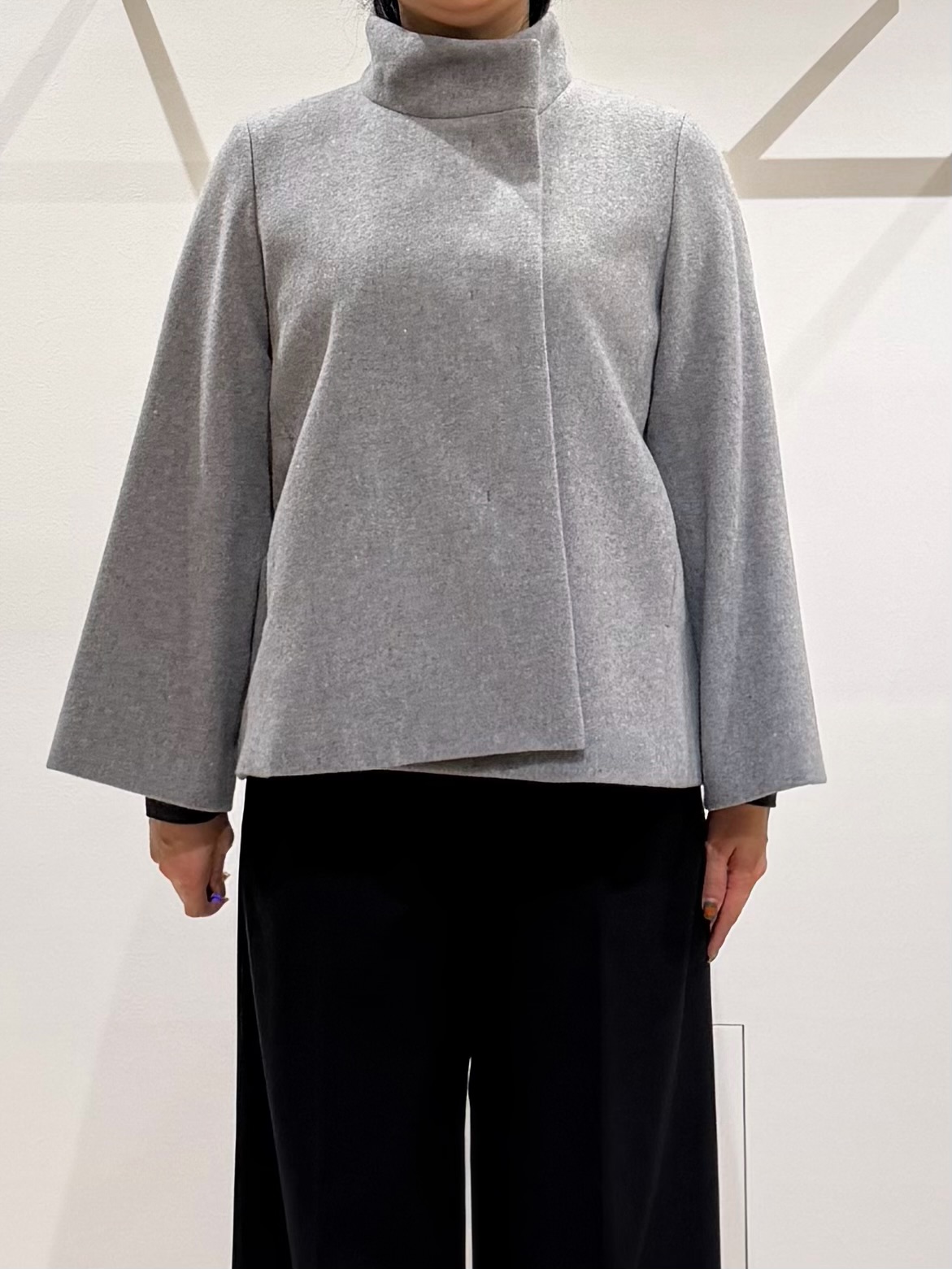 TOMOMIさんの「UNTITLED｜【店頭人気！/8色展開】ボリュームスリーブニットプルオーバー」を使ったコーディネート