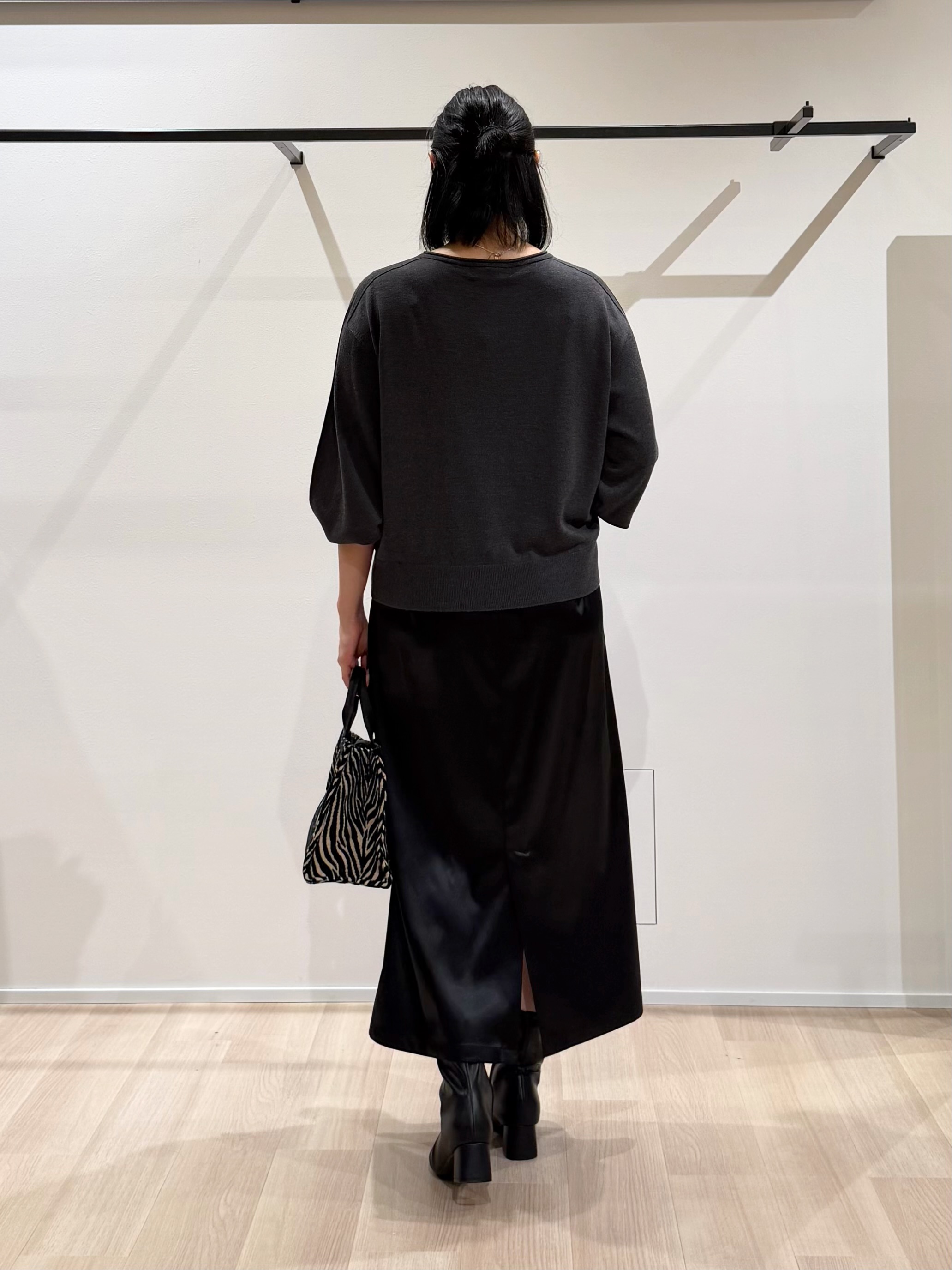 TOMOMIさんの「UNTITLED｜【店頭人気！/8色展開】ボリュームスリーブニットプルオーバー」を使ったコーディネート